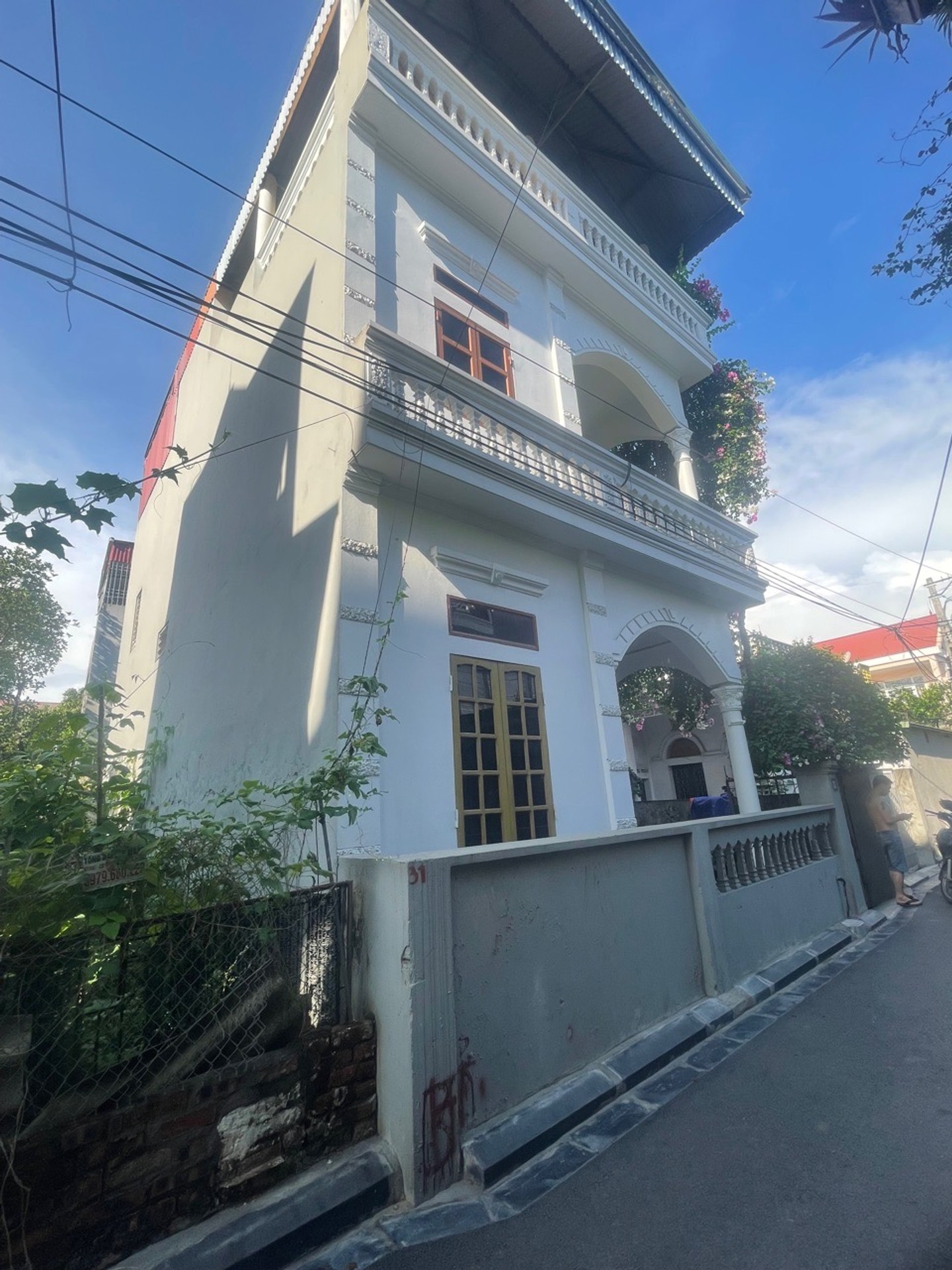 Nhà 3 tầng diện tích rộng, mặt tiền thoáng ngay Nam Hồng Phúc Thịnh. đt 0988 0048 65