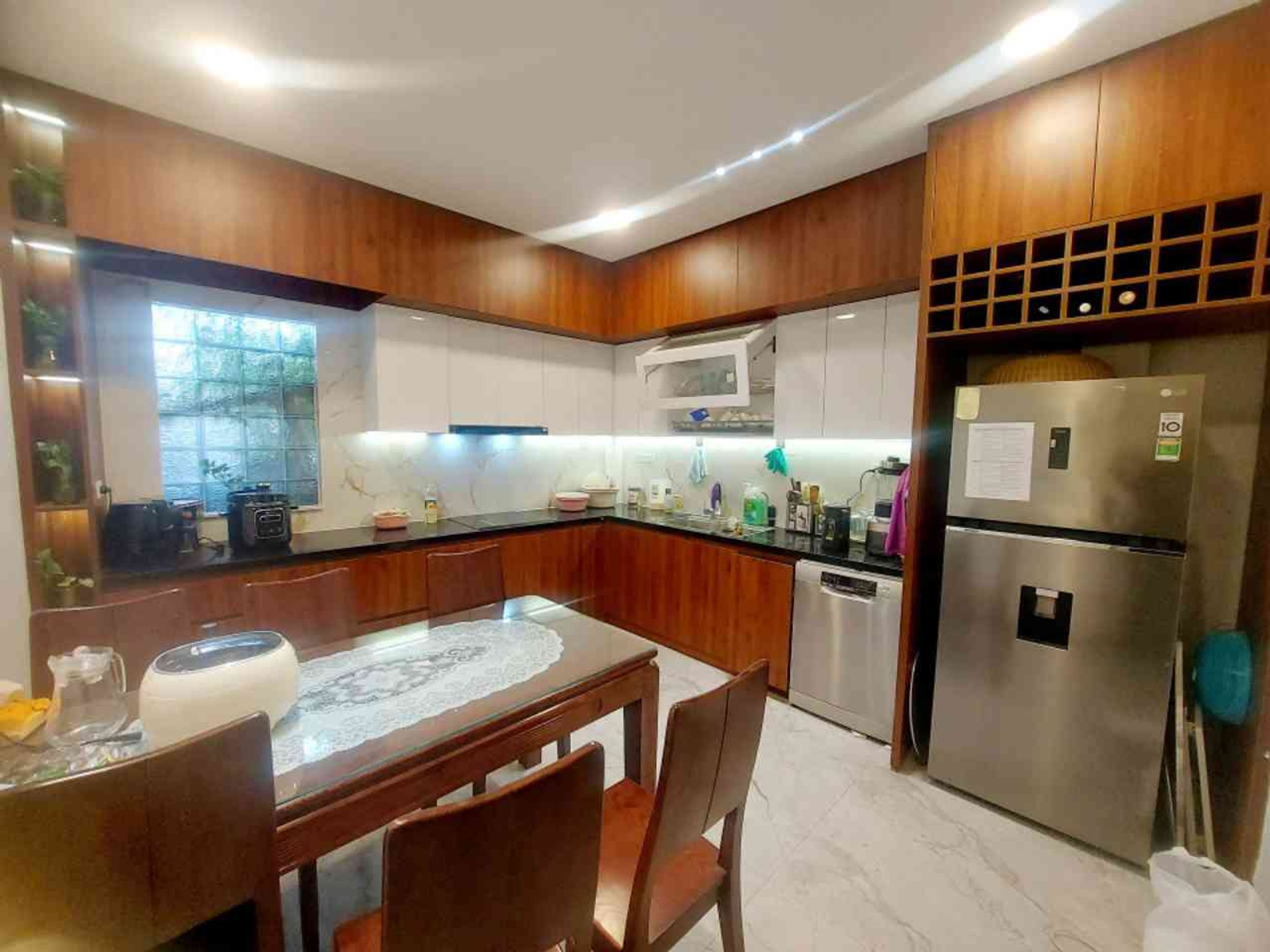 Nhà 5 tầng thiết kế tân cổ điển tại Phúc Đồng, gần Vinhomes Riverside