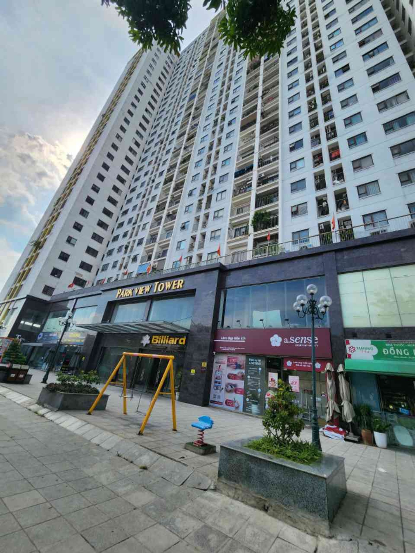 Căn hộ 2PN tầng trung view xanh mát, full nội thất tại Lĩnh Nam