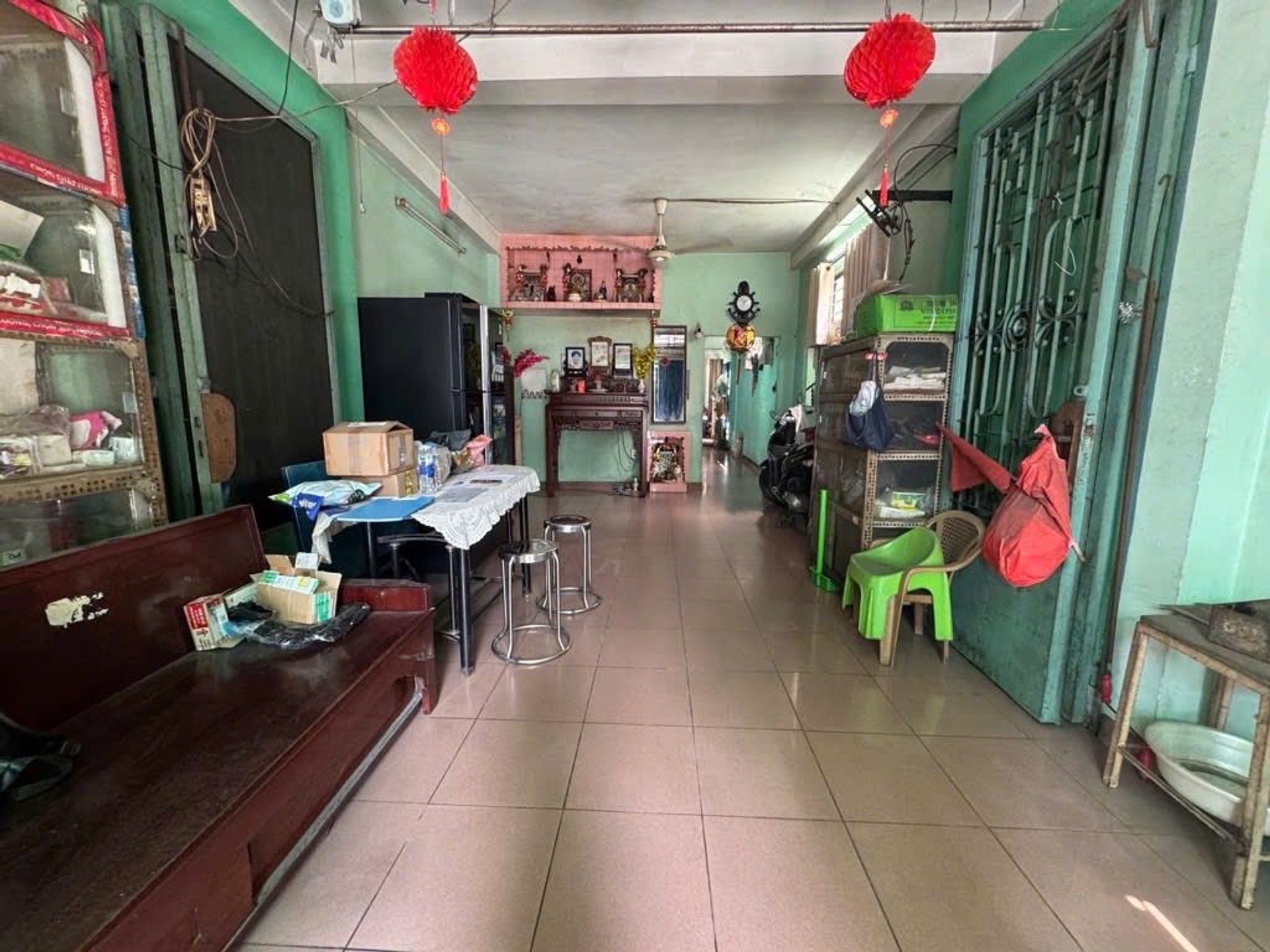 Nhà mặt phố lô góc 2 tầng rộng 70,6m2 tại Phú Thọ Hòa Tân Phú