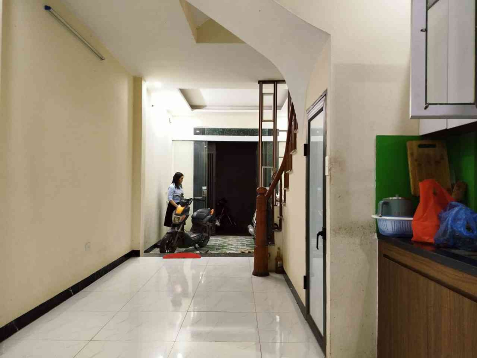 Nhà 4 Tầng Ô Tô Đỗ Cửa, Vị Trí Đắc Địa Yên Lộ