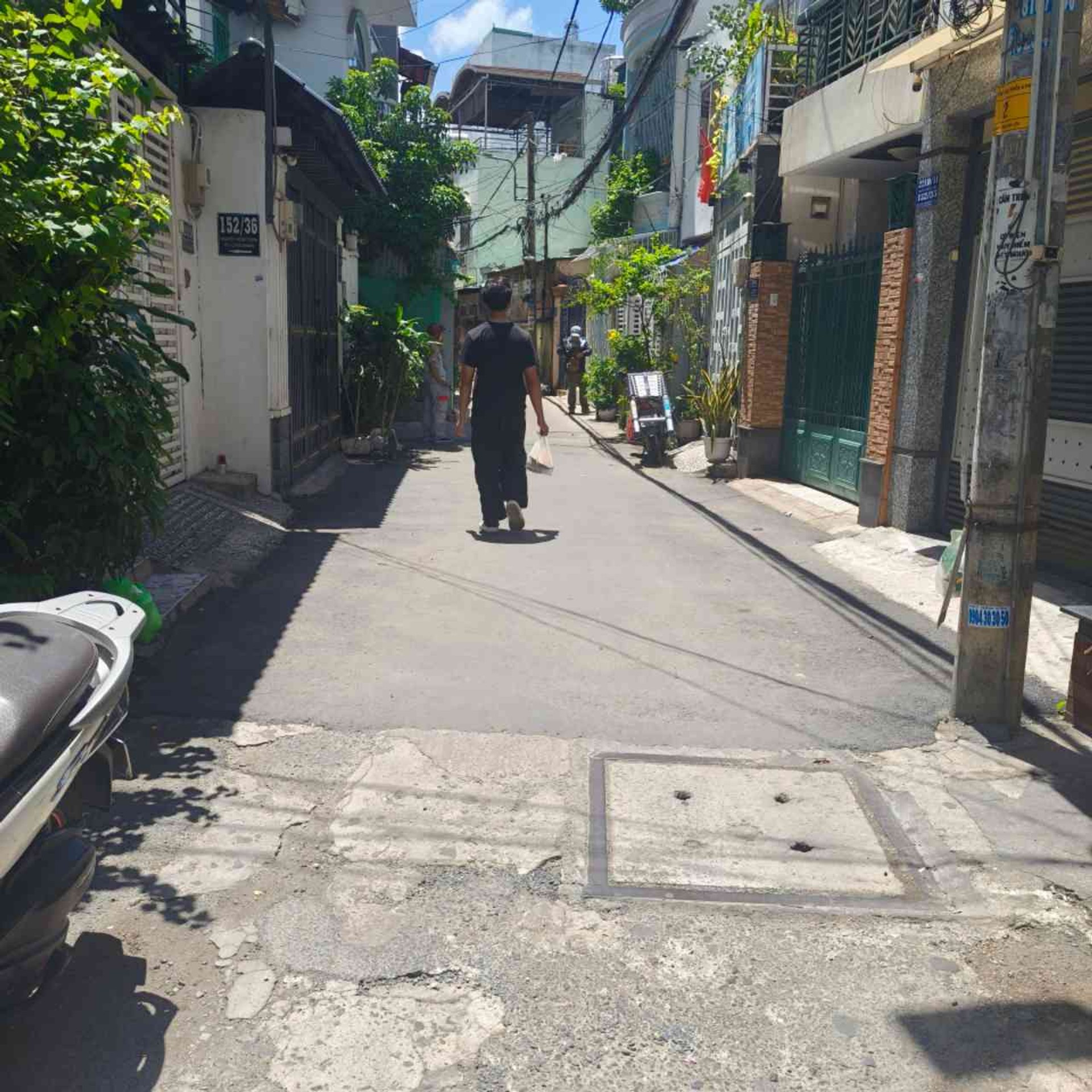 Bán nhà riêng quận Phú Nhuận, 89m2, hẻm xe hơi, 5 phòng ngủ, nhà hướng Đông Nam