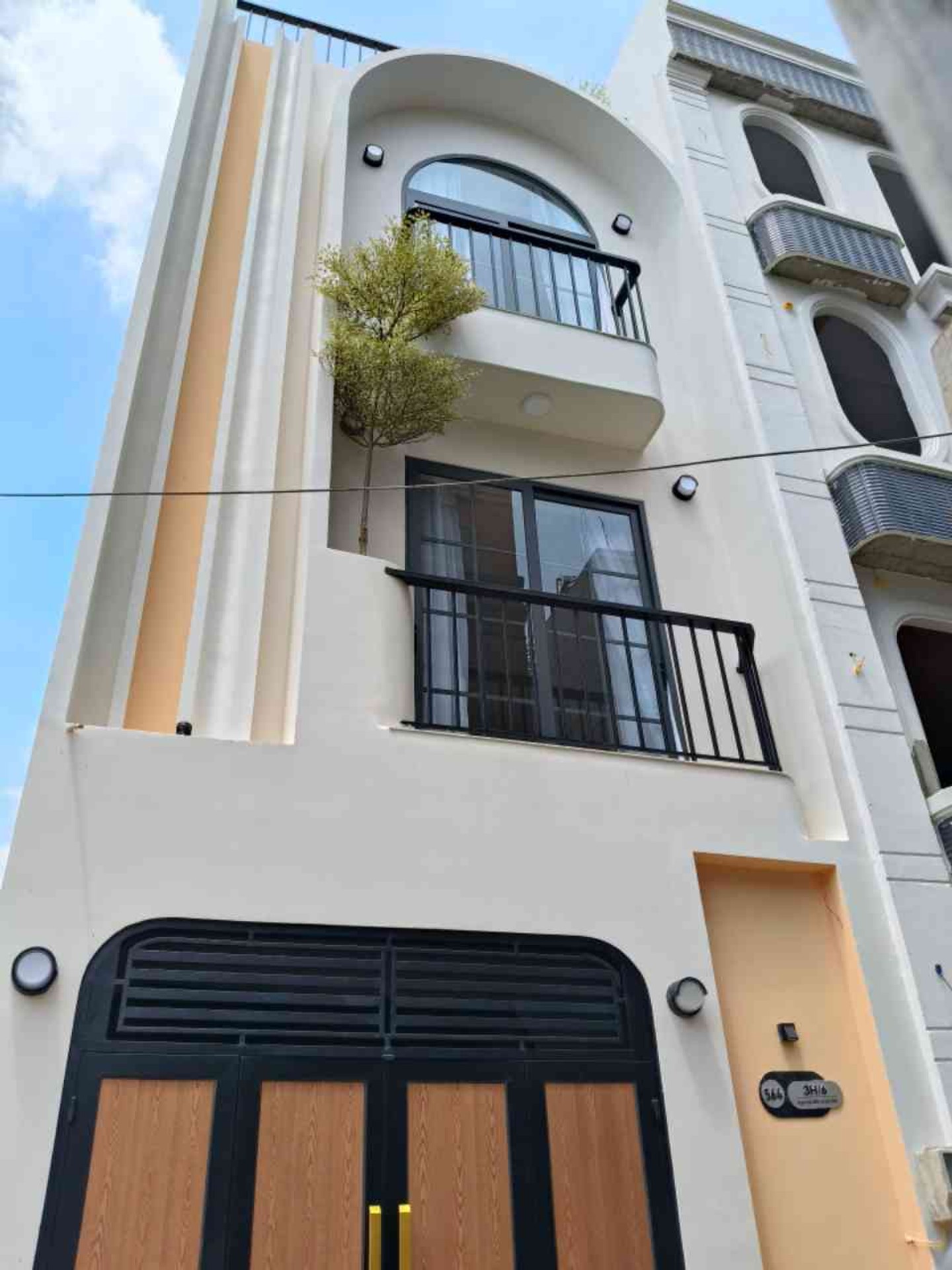 Ô TÔ 7 CHỖ ĐỖ CỬA • LÔ GÓC • NHÀ ĐẸP • CHỈ 6.X TỶ
📞 0979767487 – Gọi xem nhà 🏡 Phạm Văn Chiêu