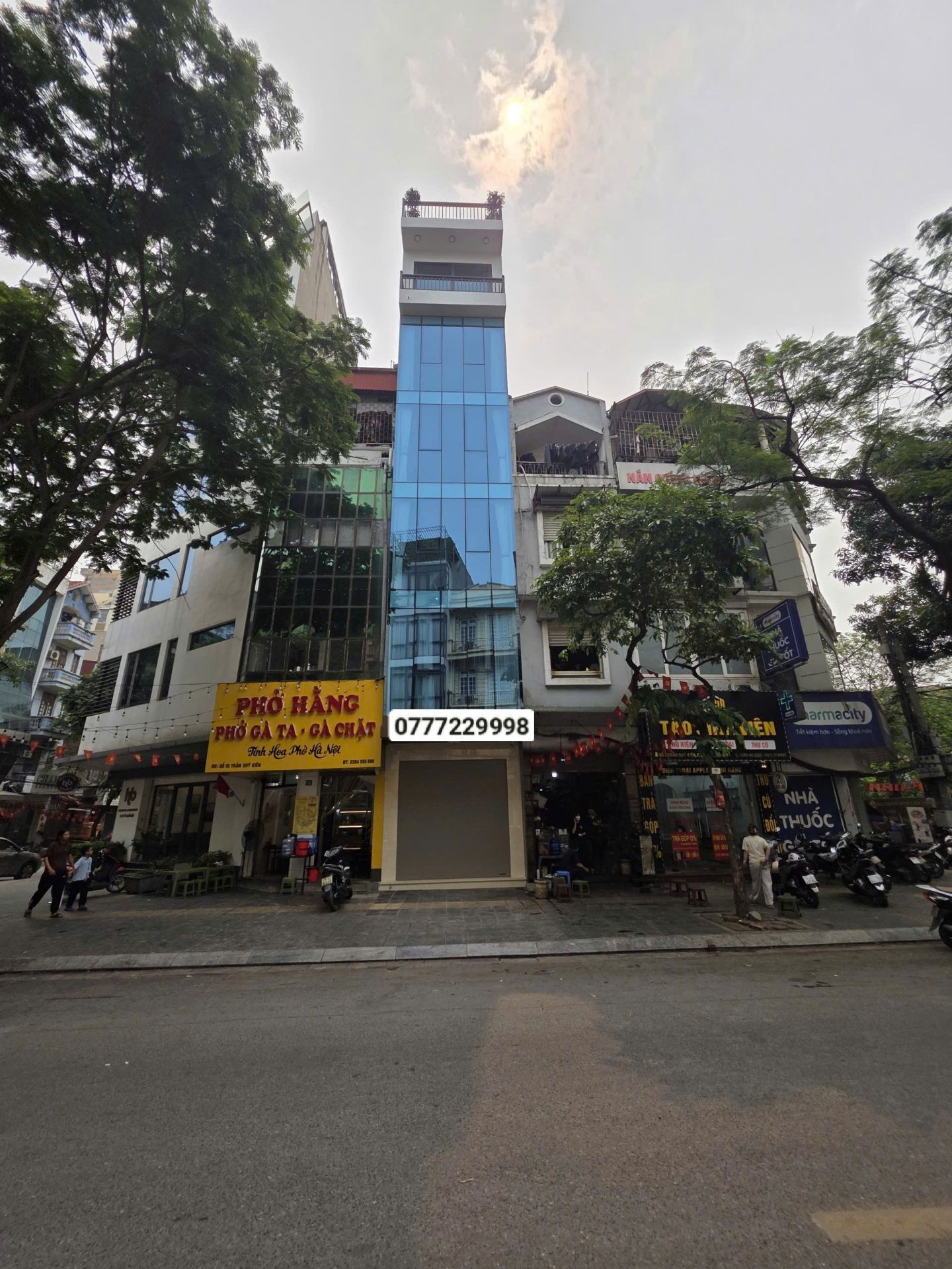 MẶT PHỐ TRẦN QUÝ KIÊN, Cầu Giấy, Nhà Mới Koong –42m -7 tầng thông sàn, thang máy, Ô tô tránh đỗ