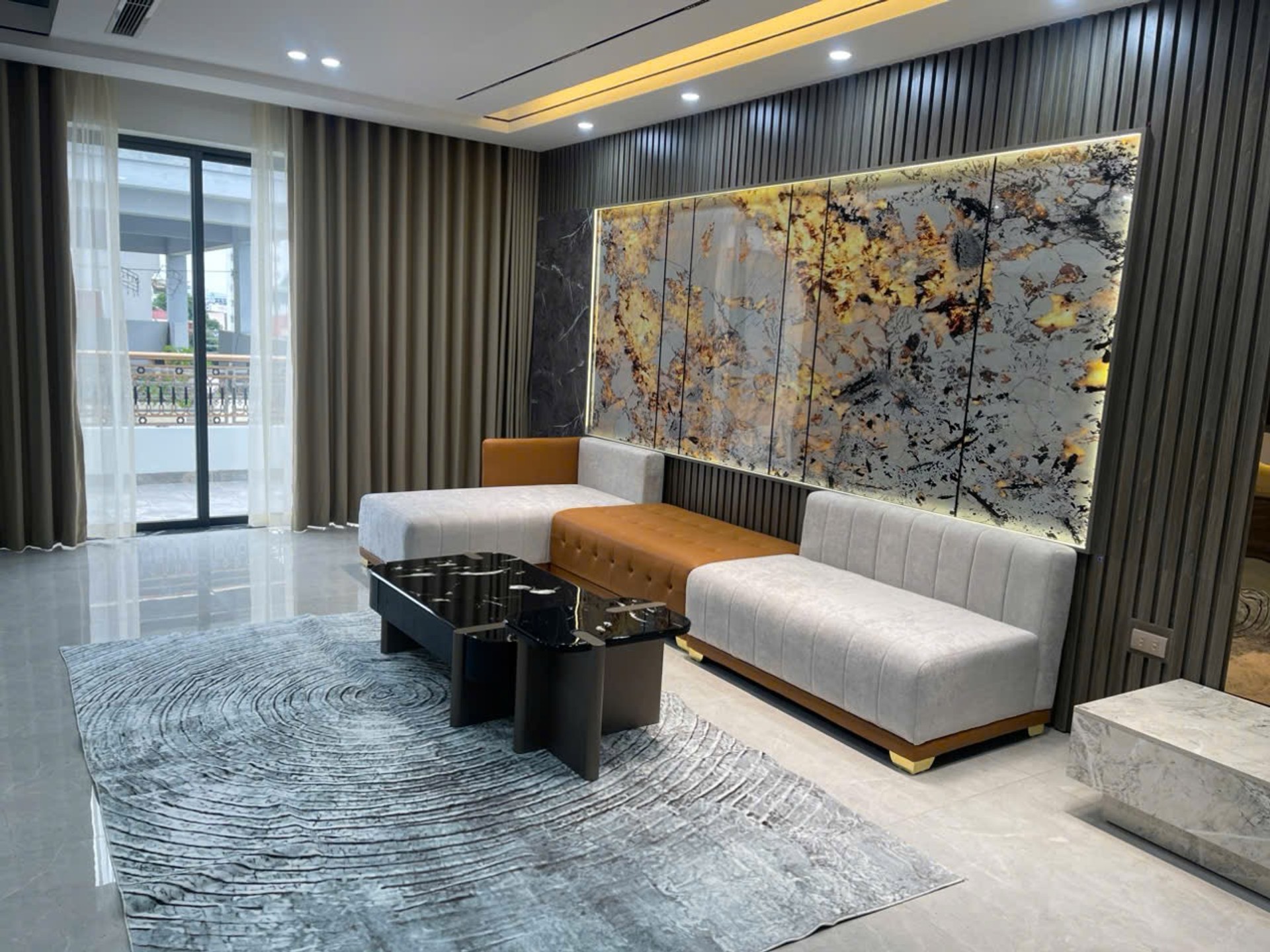 BÁN NHÀ NGUYỄN VĂN CỪ, BỒ ĐỀ 60M2- 7 TẦNG THANG MÁY - GARA Ô TÔ - 19.8 Tỷ