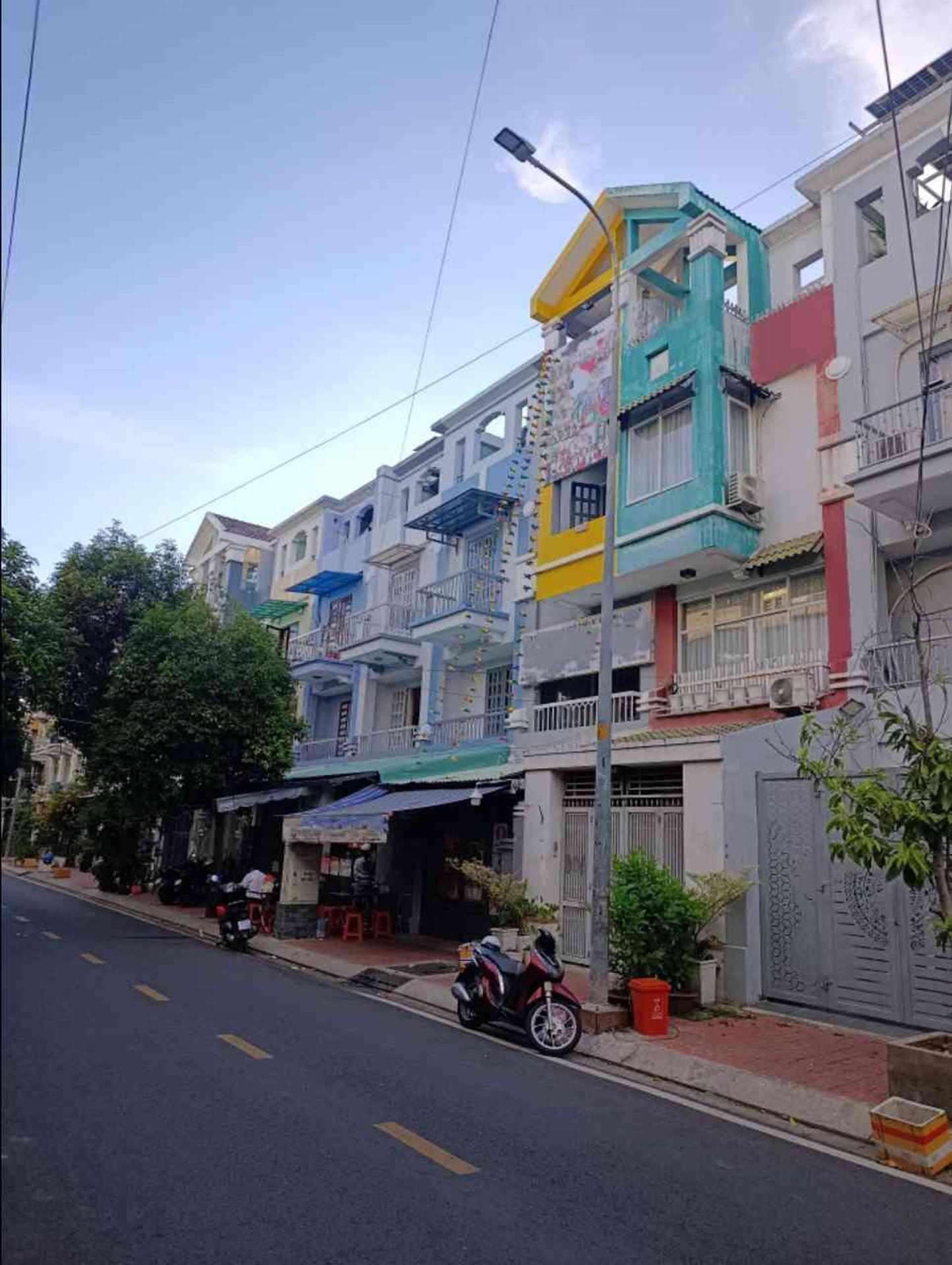 Nhà phố 4 tầng rộng rãi, tiện kinh doanh ngay Quận 8