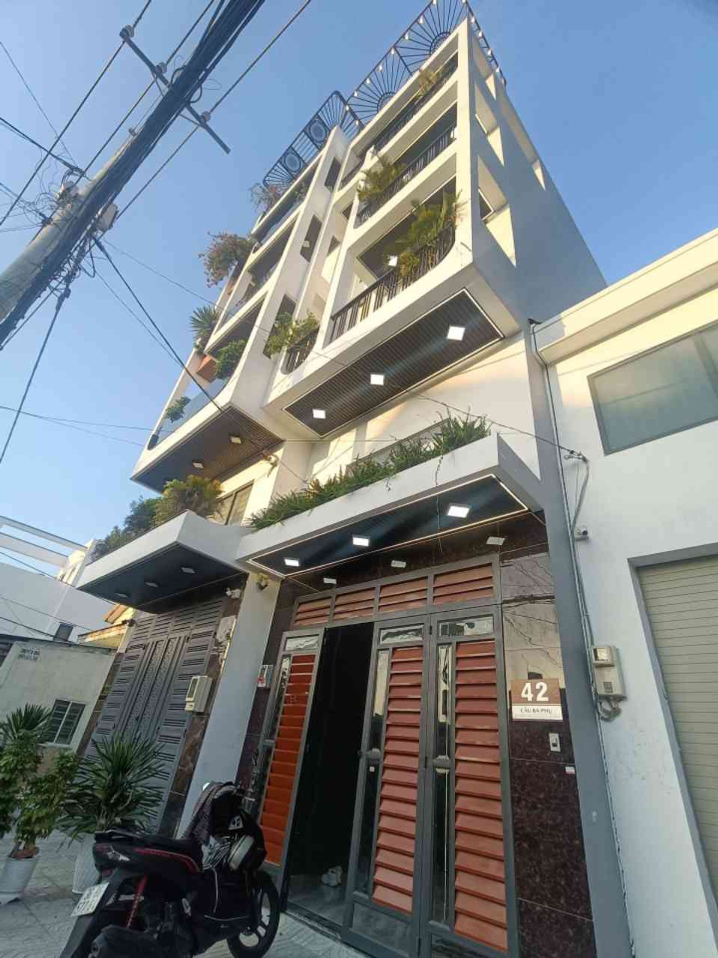 🏆 MẶT TIỀN CẦU BA PHỤ – 83M² – 5 TẦNG – CHỈ 8.3 TỶ
📐 Ngang 4.2m dài 21m 🏠 5 tầng kiên cố,