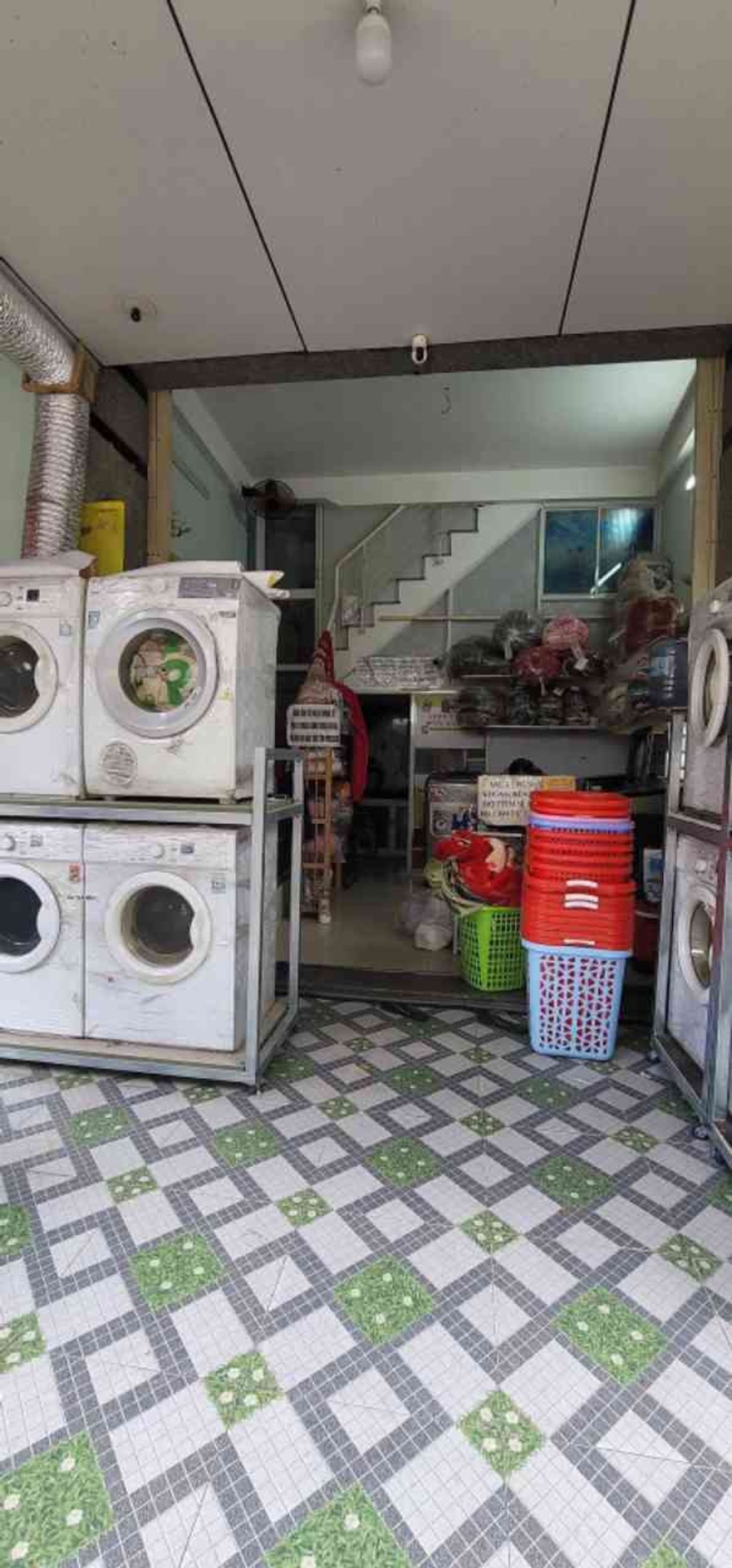 Nhà 3 tầng kẹp kiệt, mặt tiền kinh doanh siêu lợi