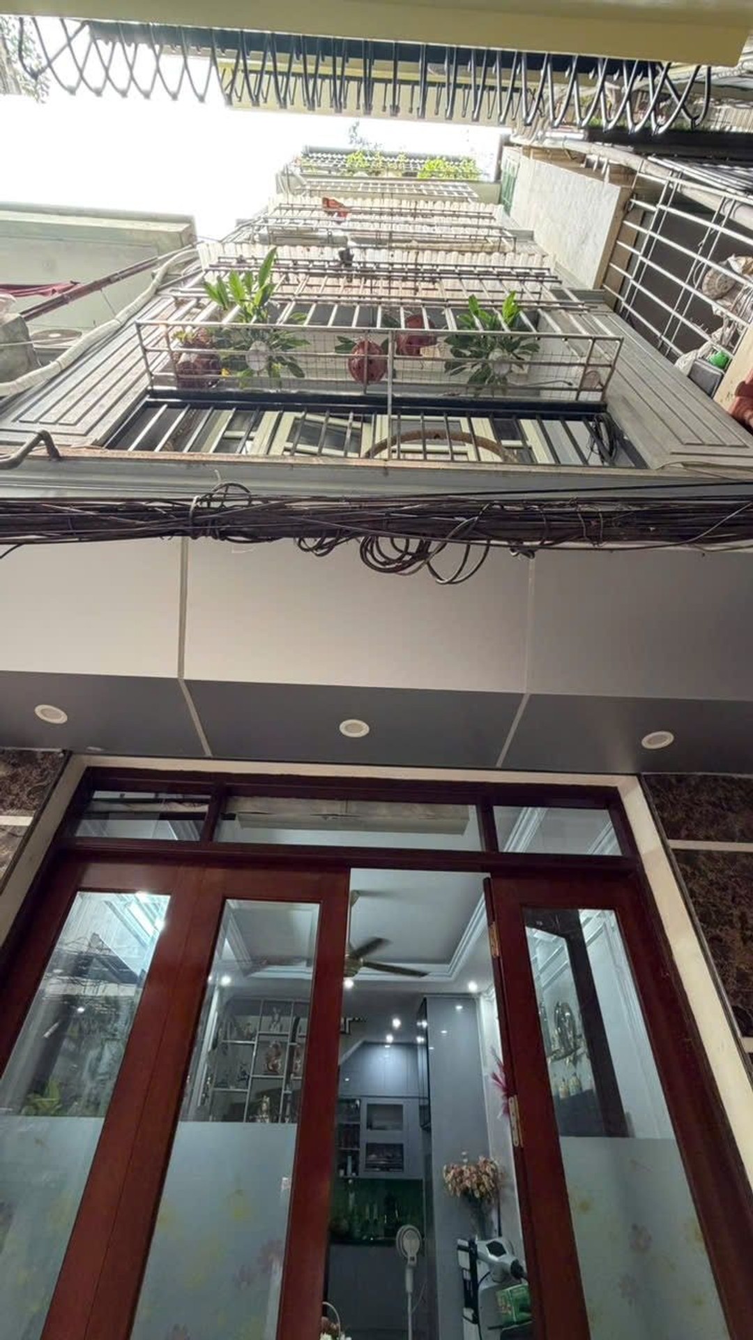 Bán nhà riêng phố Tân Mai, diện tích sử dụng 35m. 5 tầng, mặt ngõ.Ô tô cách nhà 20m. Full nội thất