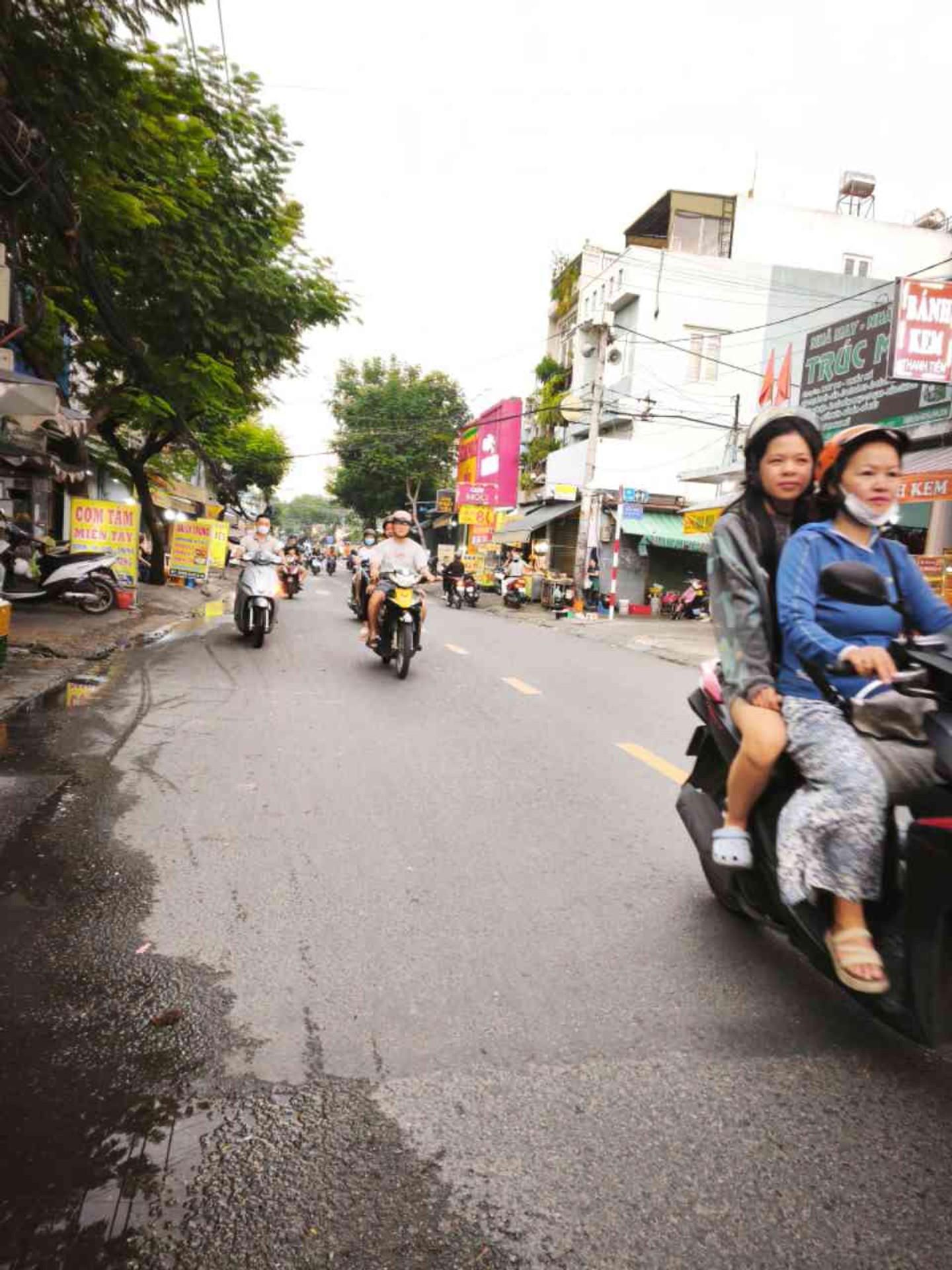 Bán Nhà mặt tiền 2 tầng gần chợ Nguyễn Văn Quá, diện tích gần 137m2, giá 9.8 tỷ