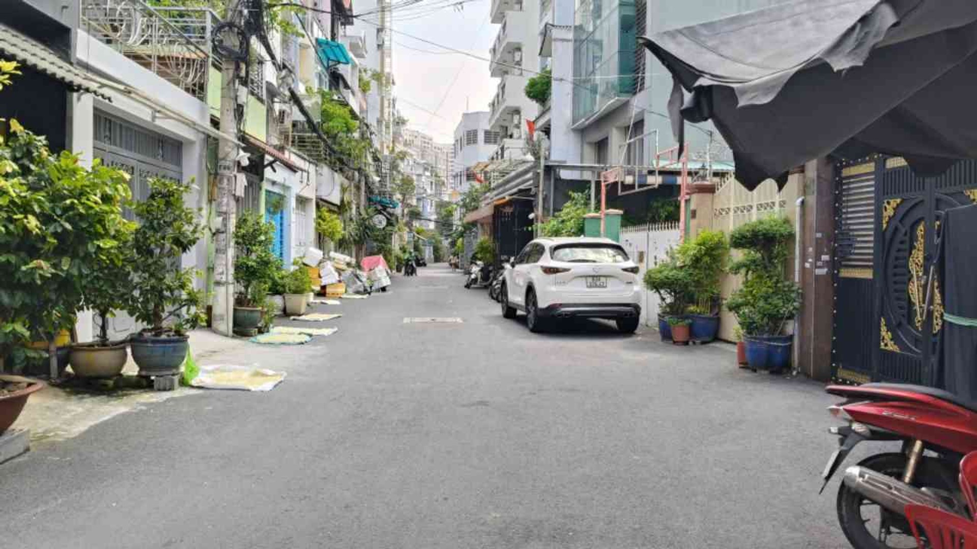 Biệt thự đất trống diện tích lớn mặt tiền rộng tại trung tâm Quận 10