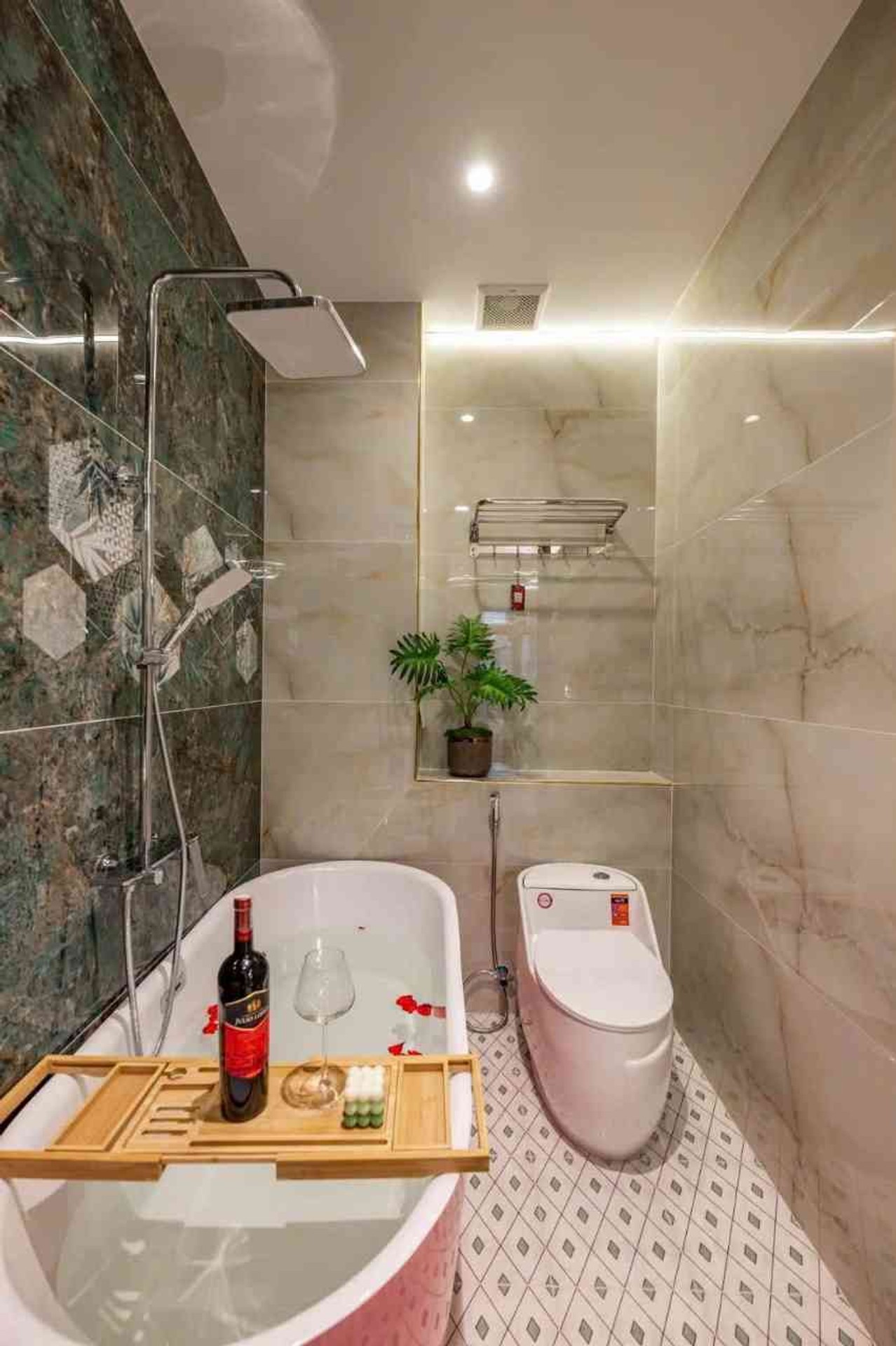 Nhà phố Tân Hòa Đông, hẻm xe hơi, rộng rãi 5x15m giá tốt