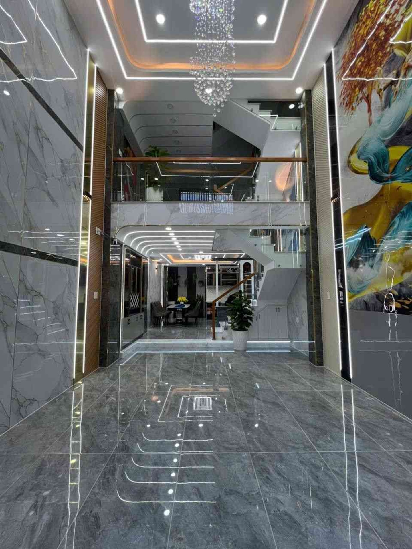NHÀ GIA ĐÌNH ĐÔNG NGƯỜI CẦN 5 PHÒNG NGỦ, Ô TÔ VÀO NHÀ?
🏡 Nhà 5 tầng tại Thới An, Quận 12 cũ.