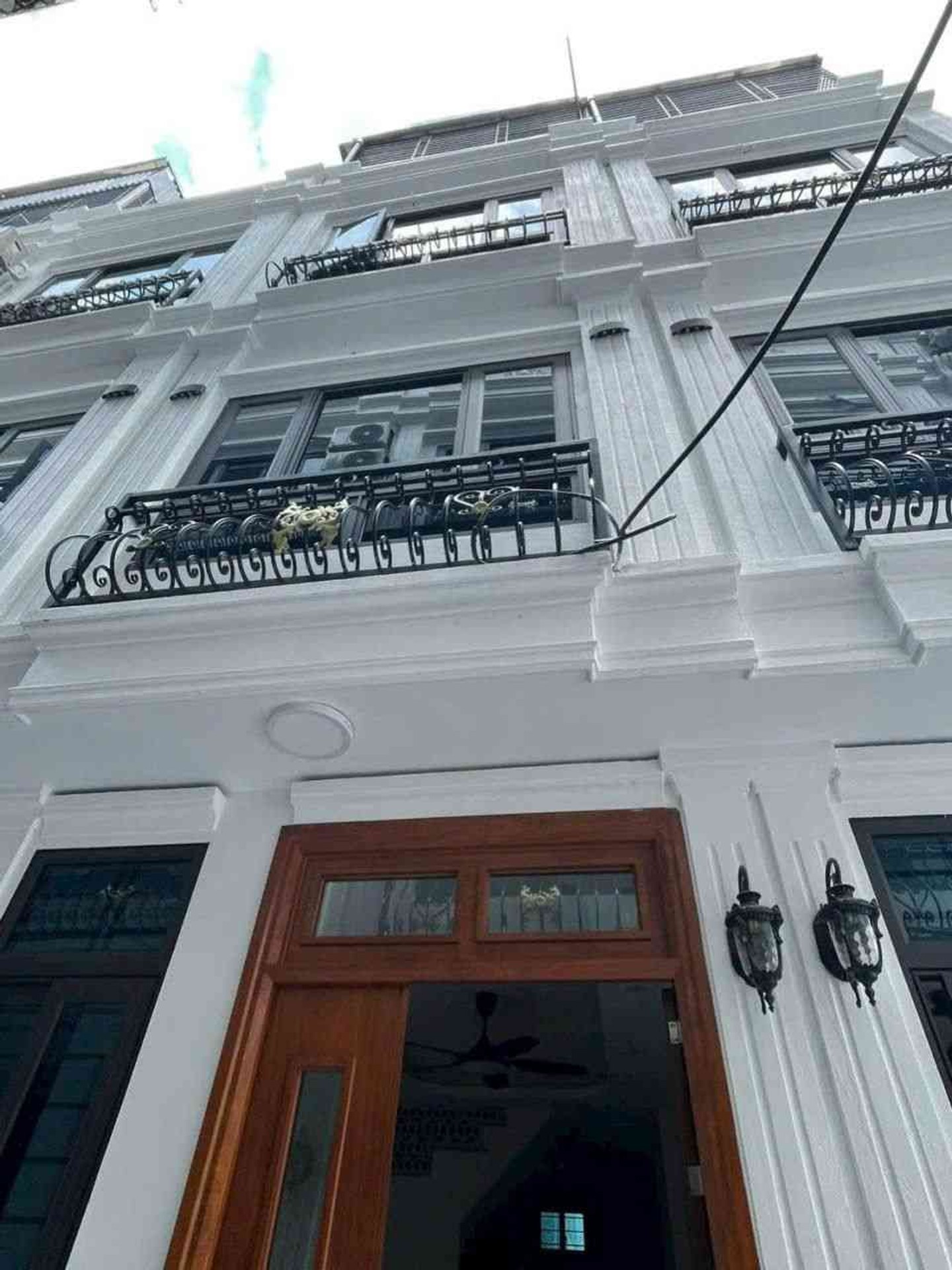 BÁN NHÀ CHÚC SƠN 40M2 - 4 tầng, 4 ngủ, ô tô đỗ cửa - tầm giá 3 tỷ
