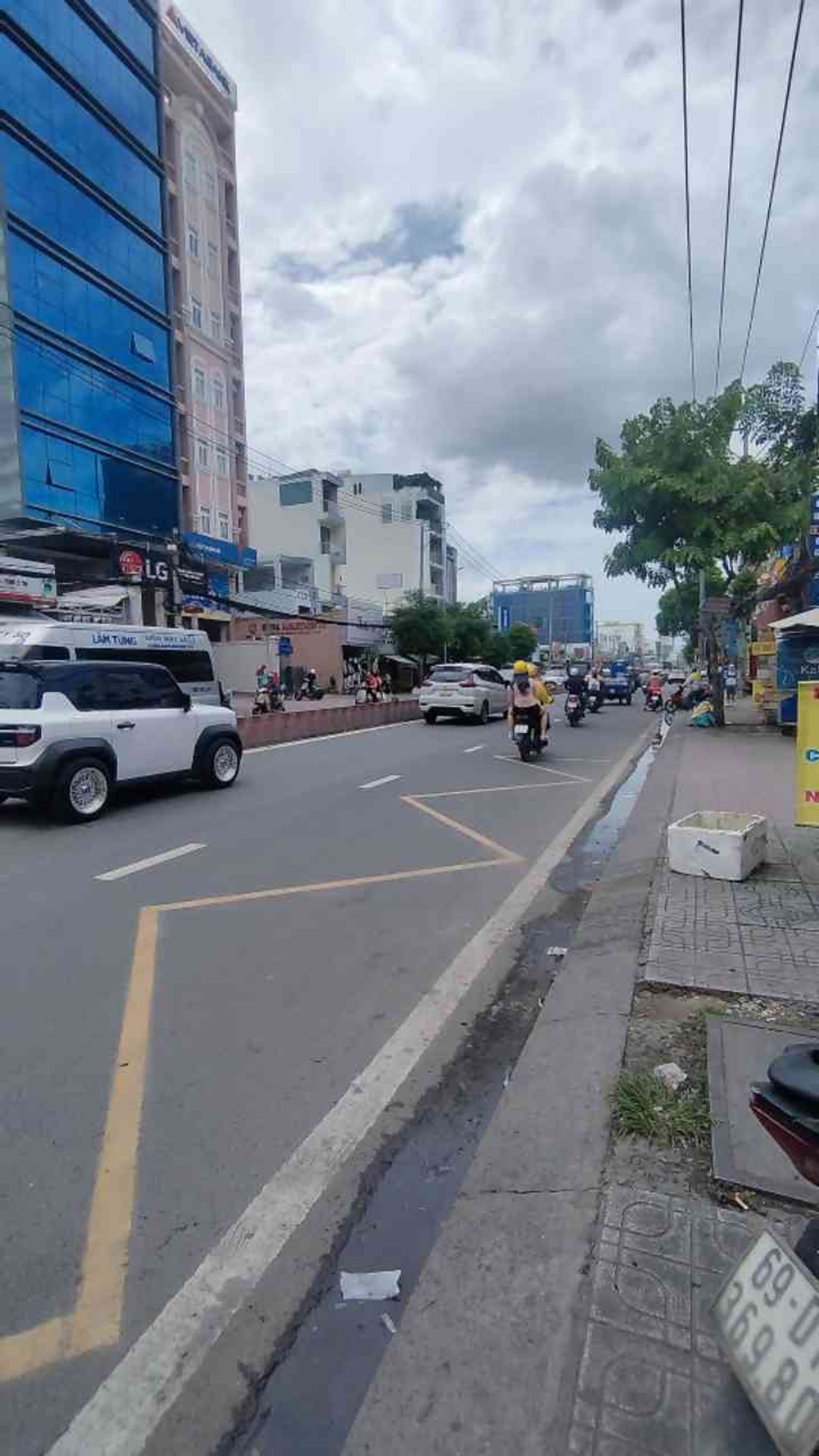 Bán mặt tiền kinh doanh Quận 7 đoạn xung nhất ngang 7.7m dài 28m phù hợp xây dựng toà nhà chỉ 45 tỷ