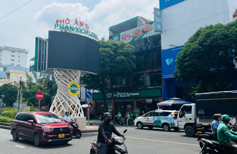 PHAN XÍCH LONG, HẺM XE TẢI, KINH DOANH SẦM UẤT, SHR, CHỈ HƠN 2 TỶ.