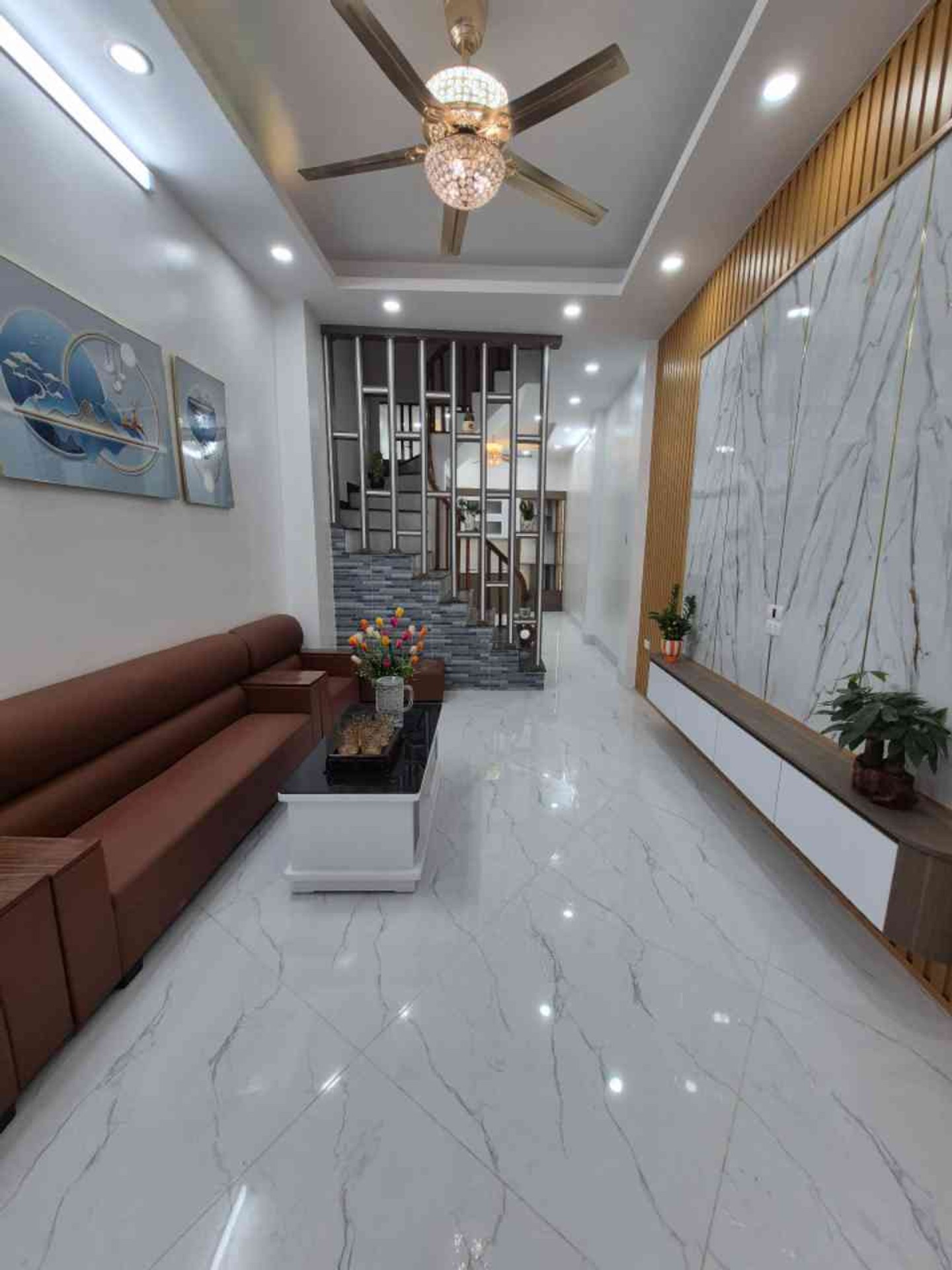 BÁN NHÀ ĐÔNG MỸ - 4 TẦNG - Ô TÔ ĐỖ CỬA - GIÁ 5 TỶ