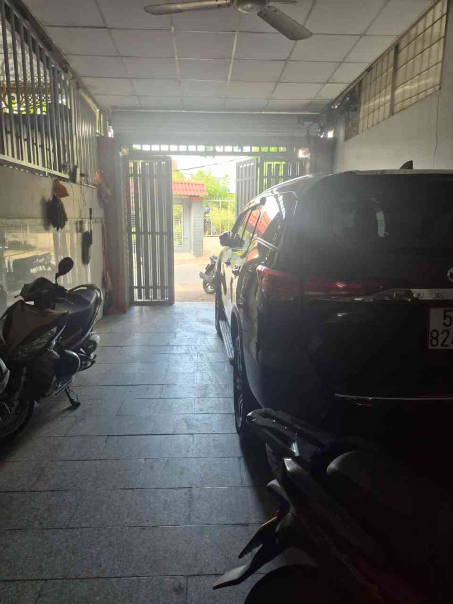 Bán nhà mặt phố 2 tầng diện tích 180m² tại Hóc Môn, giá 6,4 tỷ đồng