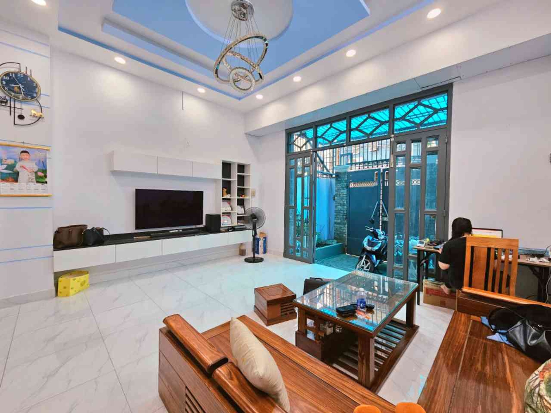 Nhà mới tinh, rộng rãi, vị trí cực chất Q9 cũ