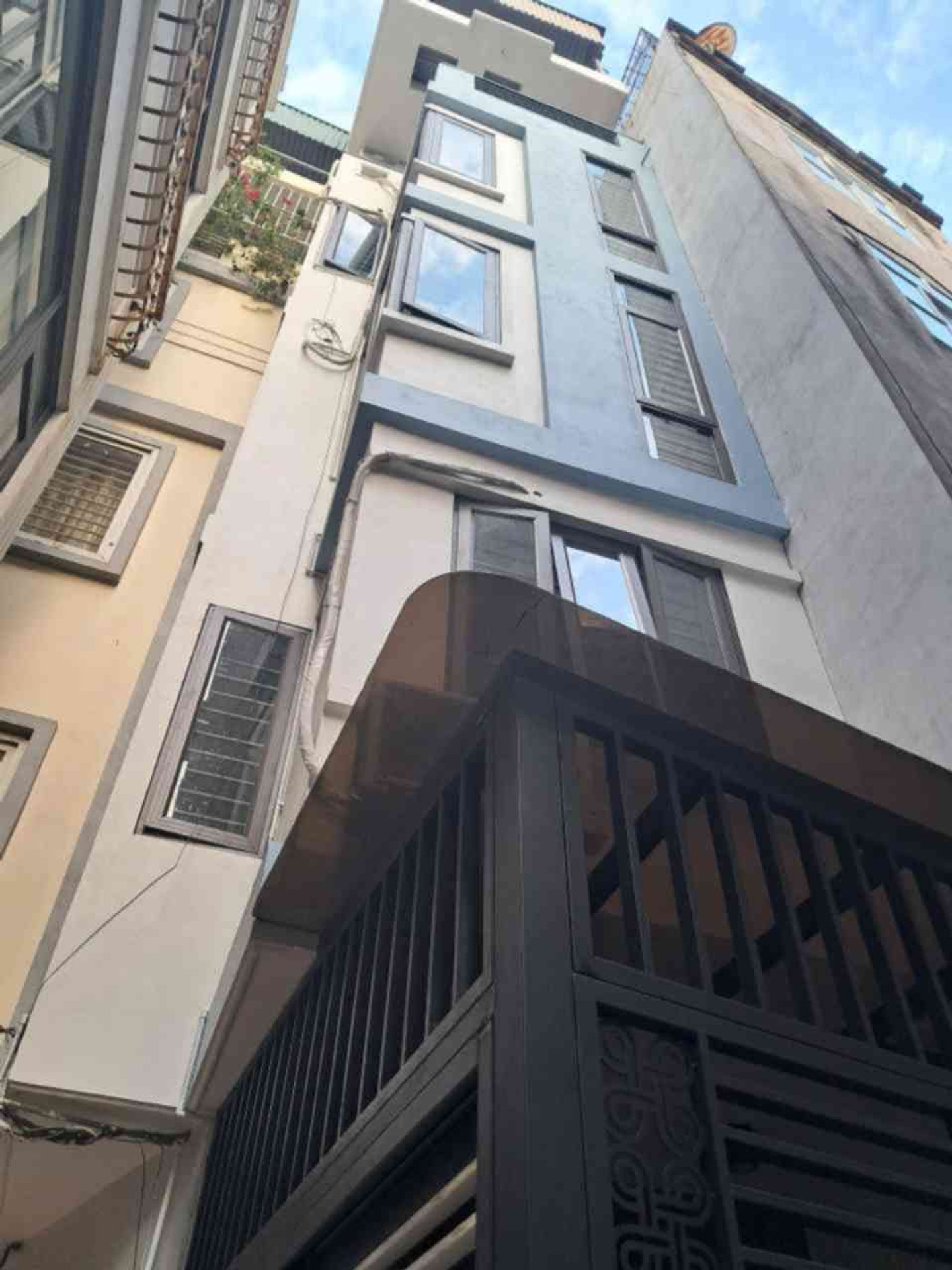 Bán nhà 5 tầng 35.8m2 Phú Mỹ, nội thất đẹp, gần ô tô