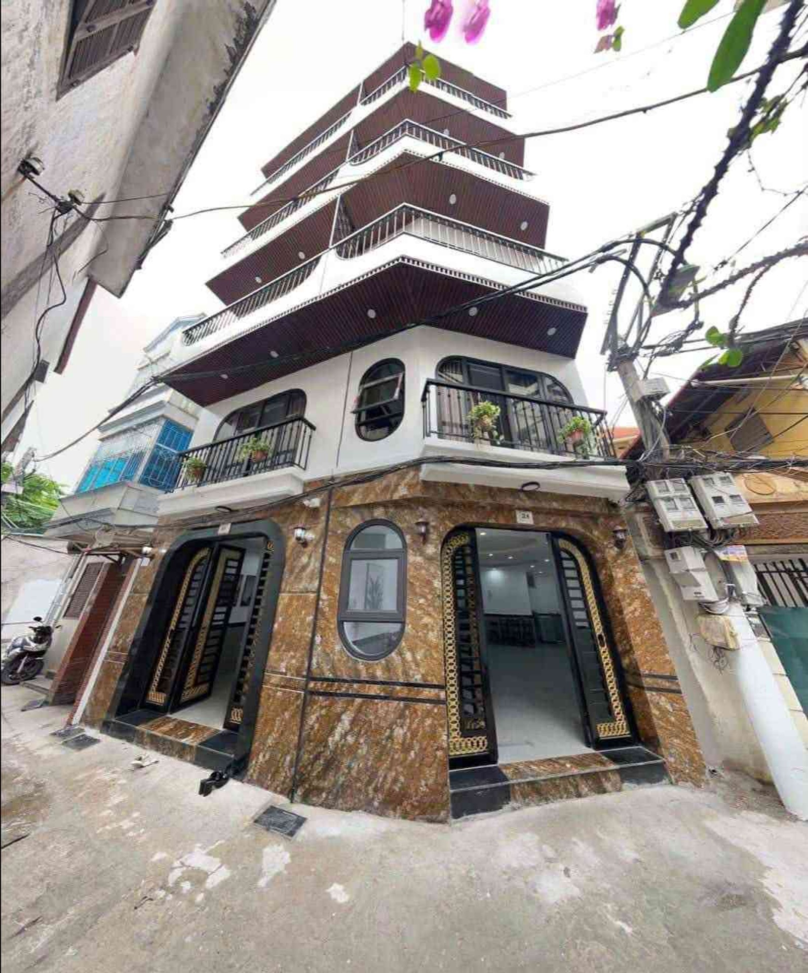 Bán chung cư mini 6 tầng 13 phòng tại Phạm Văn Đồng