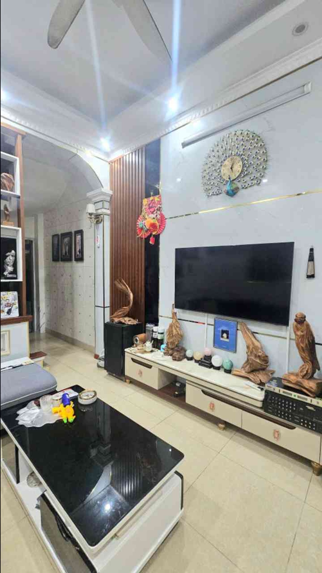Nhà lô góc 5 tầng thoáng sáng tại Lĩnh Nam, giá hấp dẫn