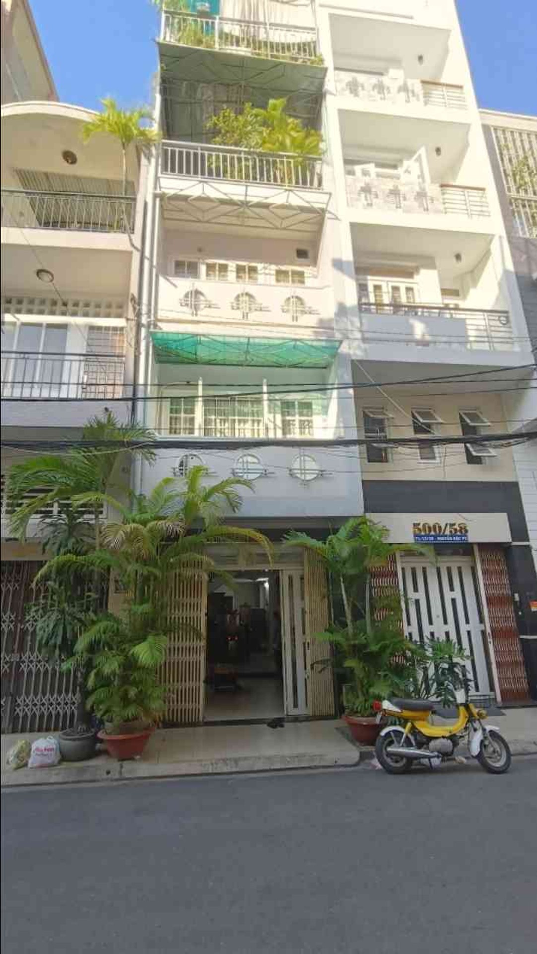 Bán nhà riêng 5 tầng 6 phòng ngủ gần công viên Hoàng Văn Thụ quận 10