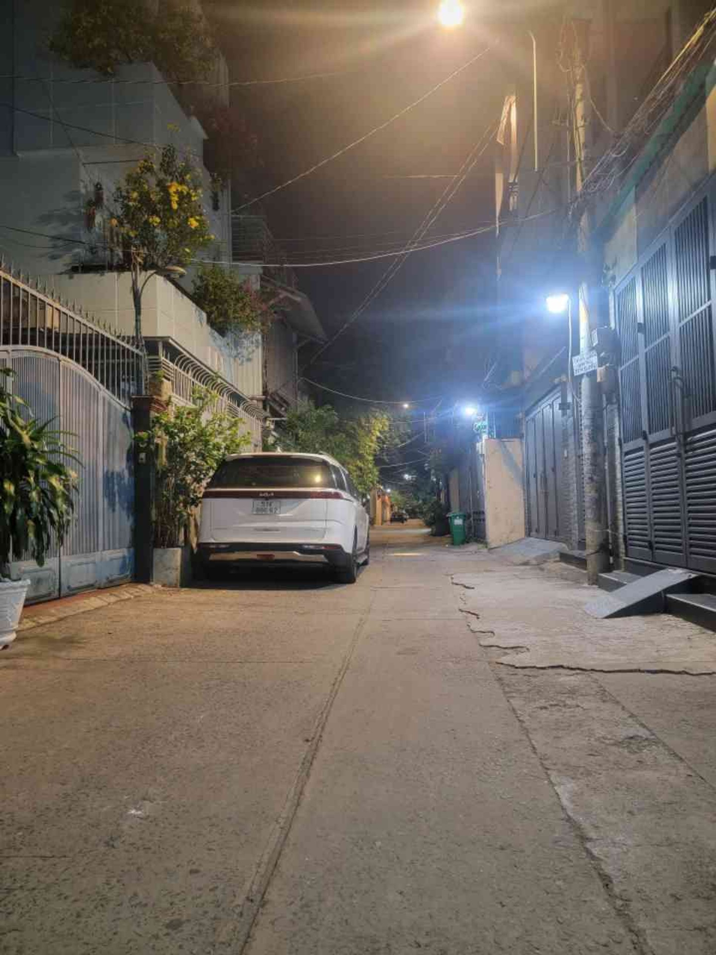 Bán nhà riêng 3 tầng diện tích 85m2 tại phường Bùi Đình Tuý, hướng Bắc