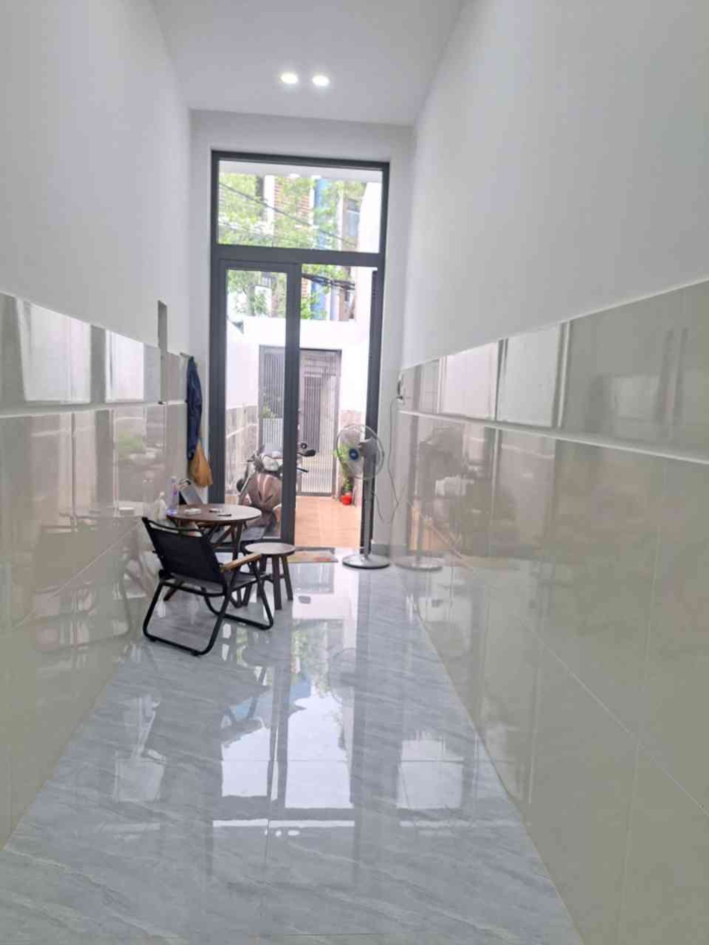 Nhà mặt tiền Đông Hưng Thuận, mới xây, giá cực hợp lý, cơ hội hiếm có