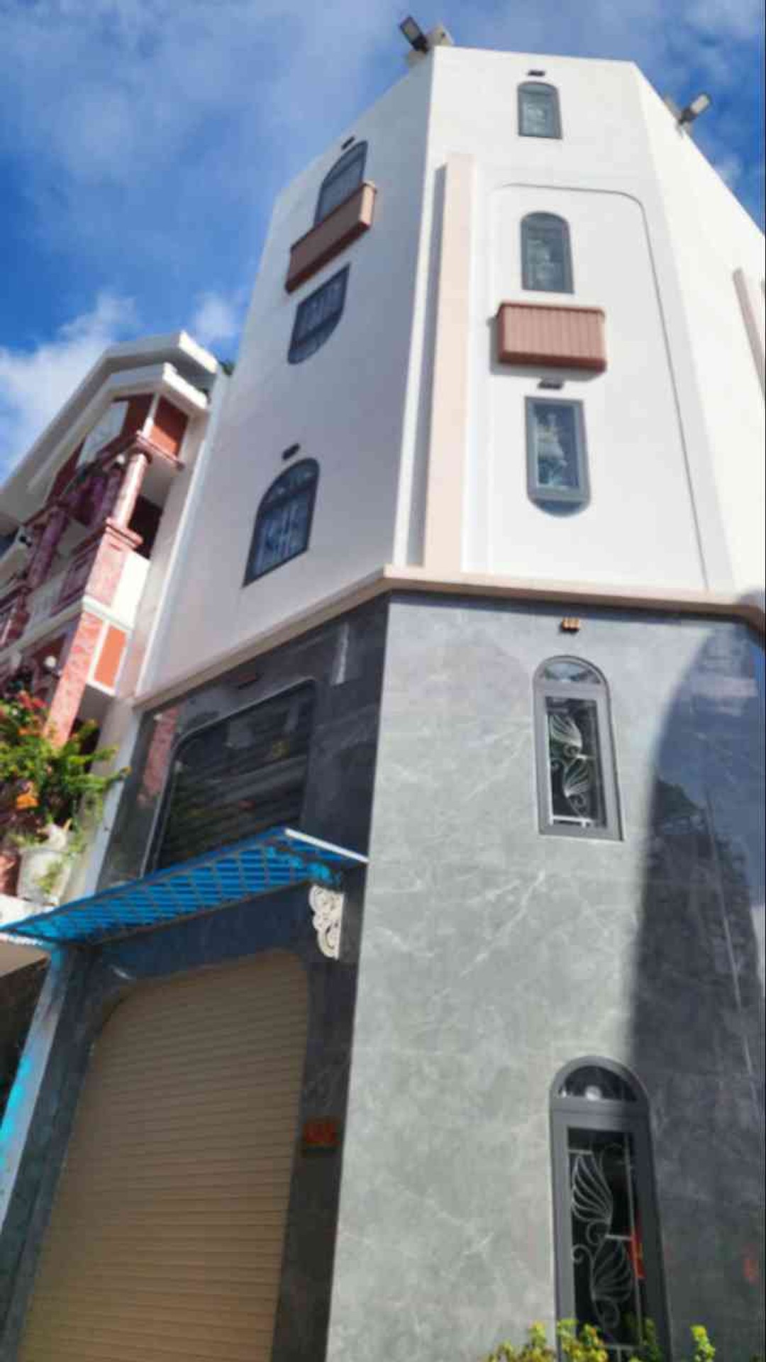 🌼 KHU PHỐ PHÂN LÔ ĐỒNG BỘ •CĂN NHÀ SIÊU PHẨM 2 MẶT TIỀN • NỞ HẬU ĐẸP, NGANG 5,35M • 5 TẦNG • 4PN