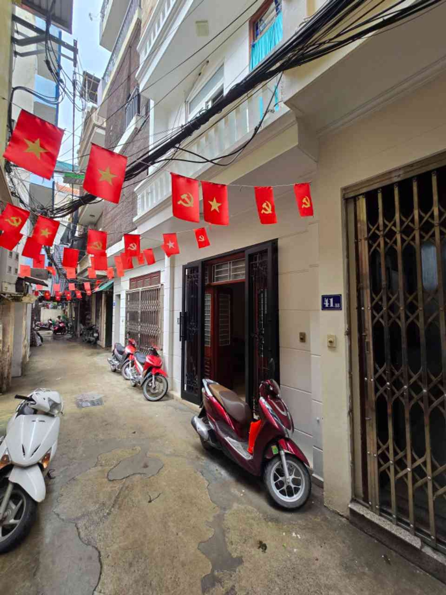 Nhà 4 tầng 2 phòng ngủ gần Ngoại Giao Đoàn, Xuân Đỉnh