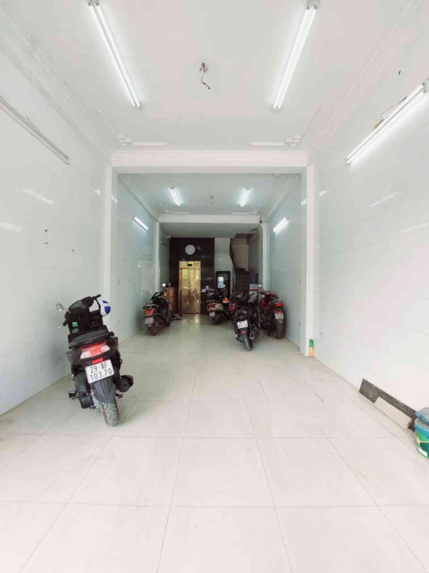 Bán nhà phố Lê Trọng Tấn, Hà Đông 7 tầng thang máy, mặt tiền rộng , Ôtô, Kinh Doanh.