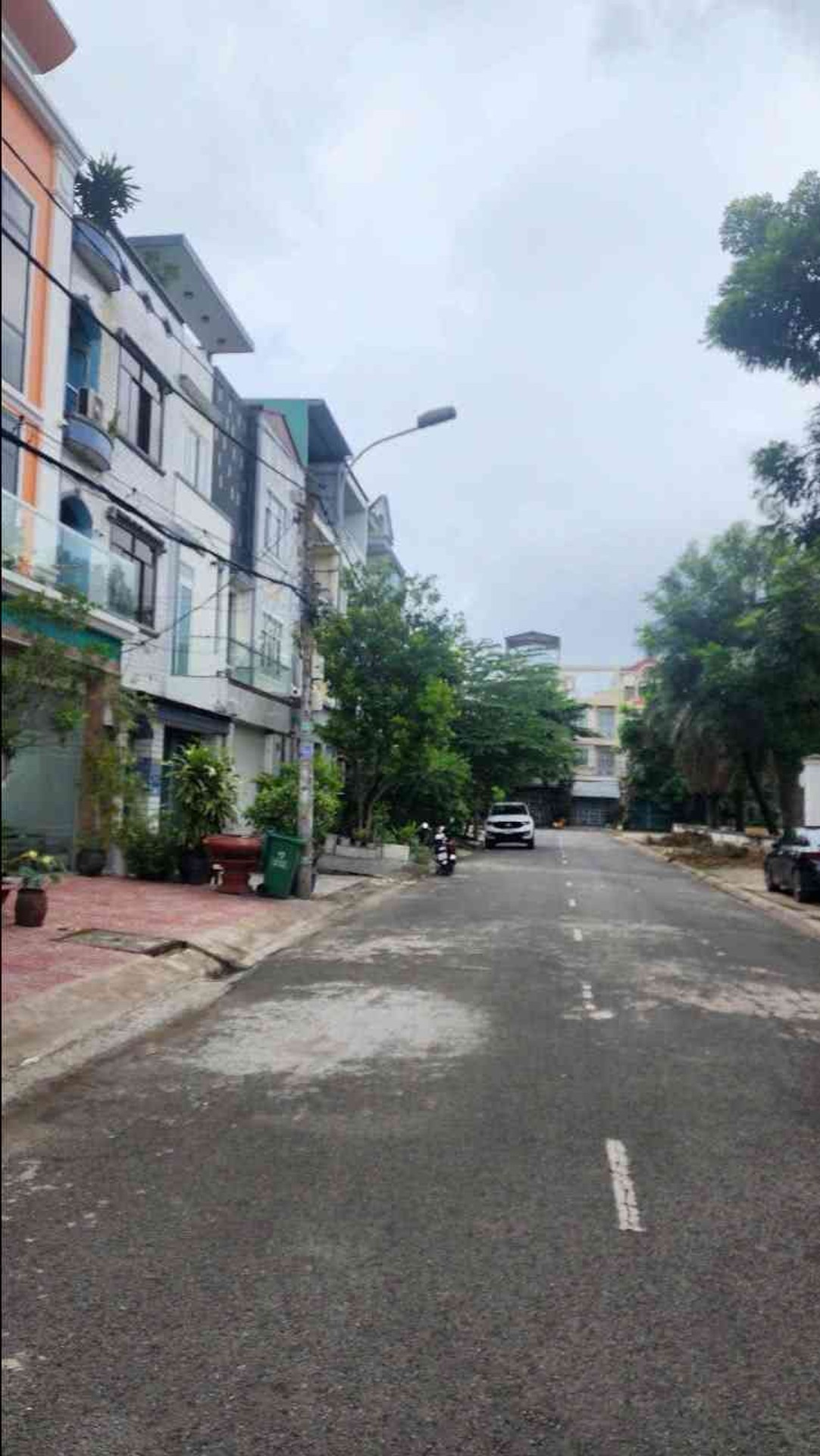 KHU TÊN LỬA - MẶT TIỀN ĐƯỜNG 53- THÔNG BÀN CỜ- ĐỐI DIỆN CÔNG VIÊN CÂY XANH THOÁNG MÁT