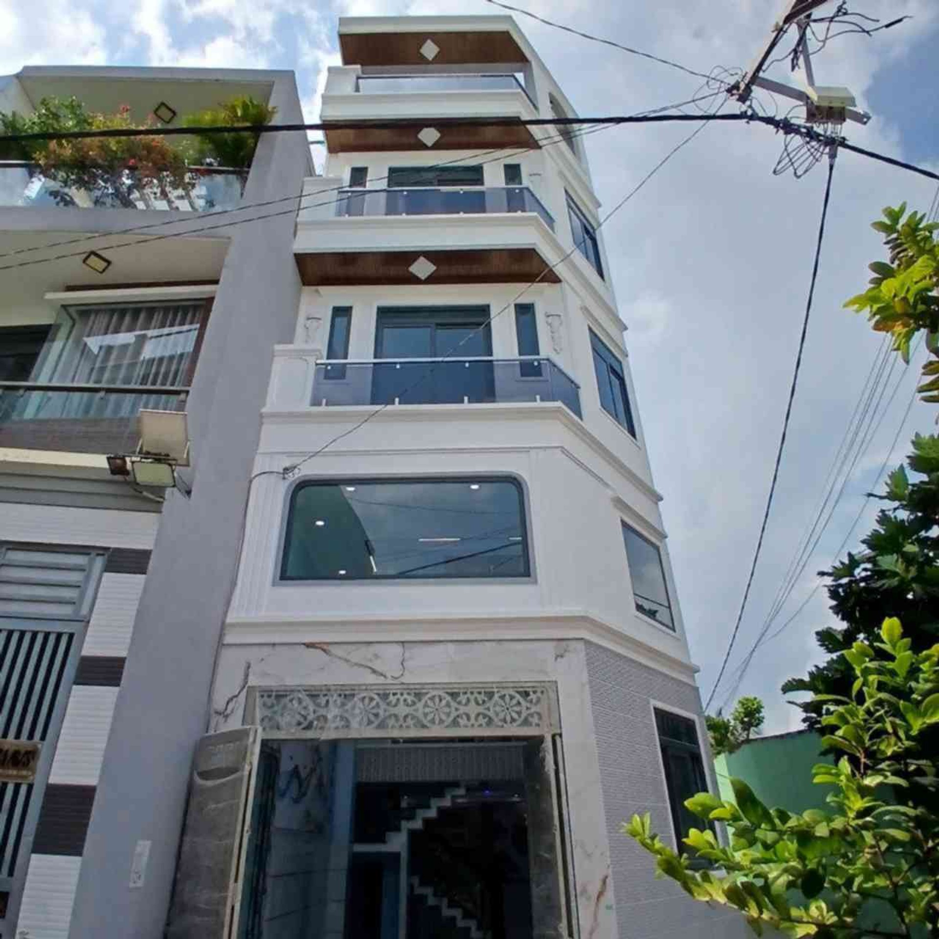 BÁN NHÀ TỈNH LỘ 10 SÁT VÁCH KDC TÊN LỬA BÌNH TÂN - 64M2 5 TẦNG MỚI ĐẸP ĐƯỜNG 7M GIÁ 7TY5