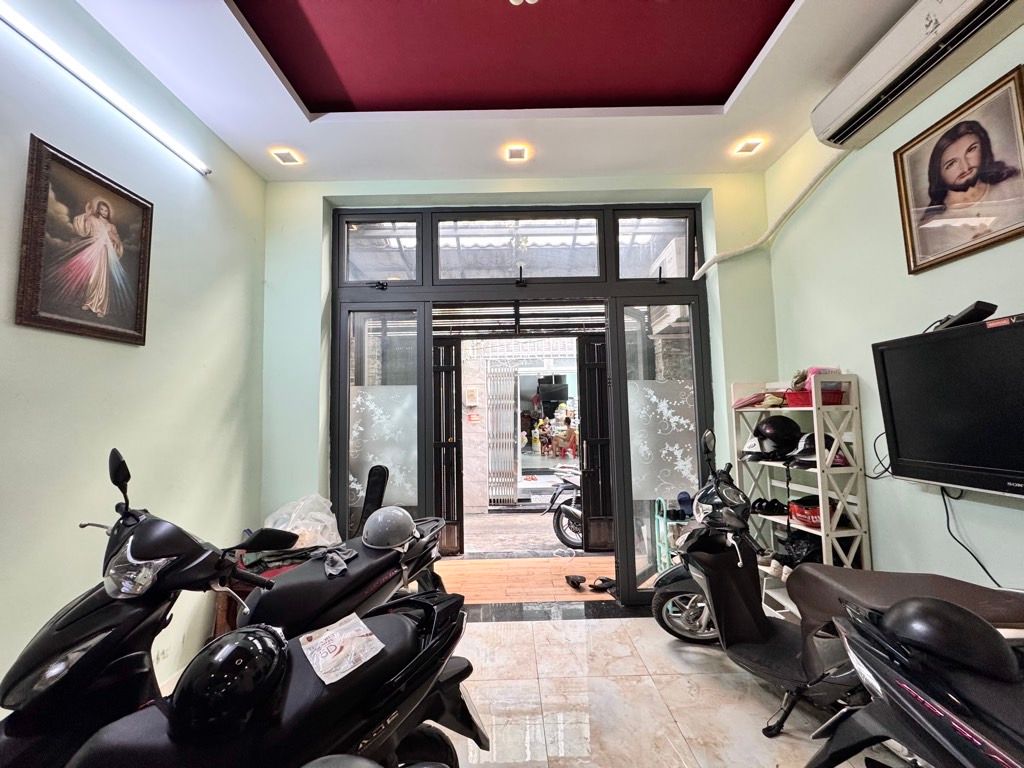 Bán nhà riêng 4 tầng, Bùi Thị Xuâ, Tân Bình, giá 7,5 tỷ