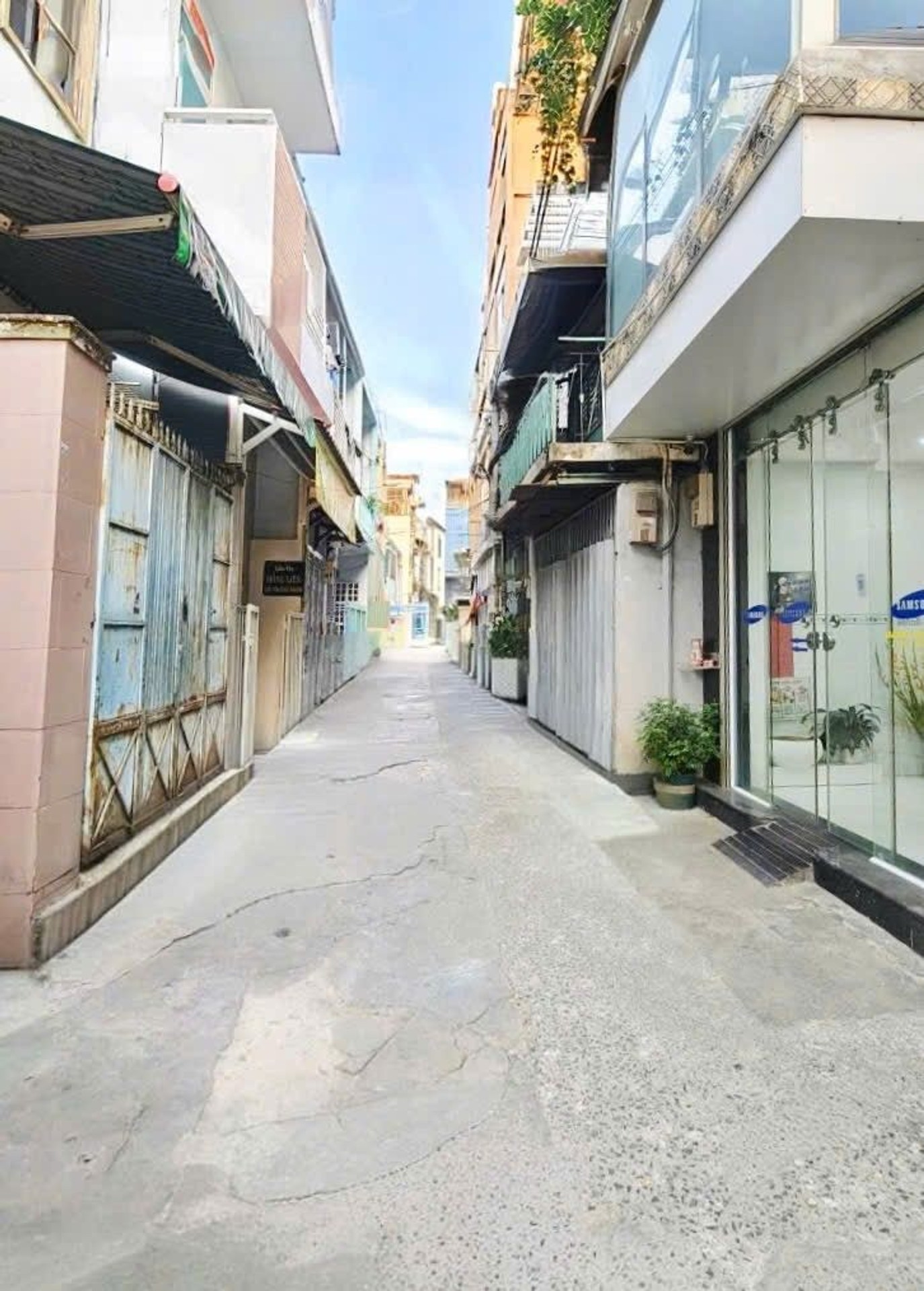 Nhà Phố Đô Thị 5 Tầng Kiên Cố Trục Nguyễn Tiểu La, Trung Tâm Quận 10