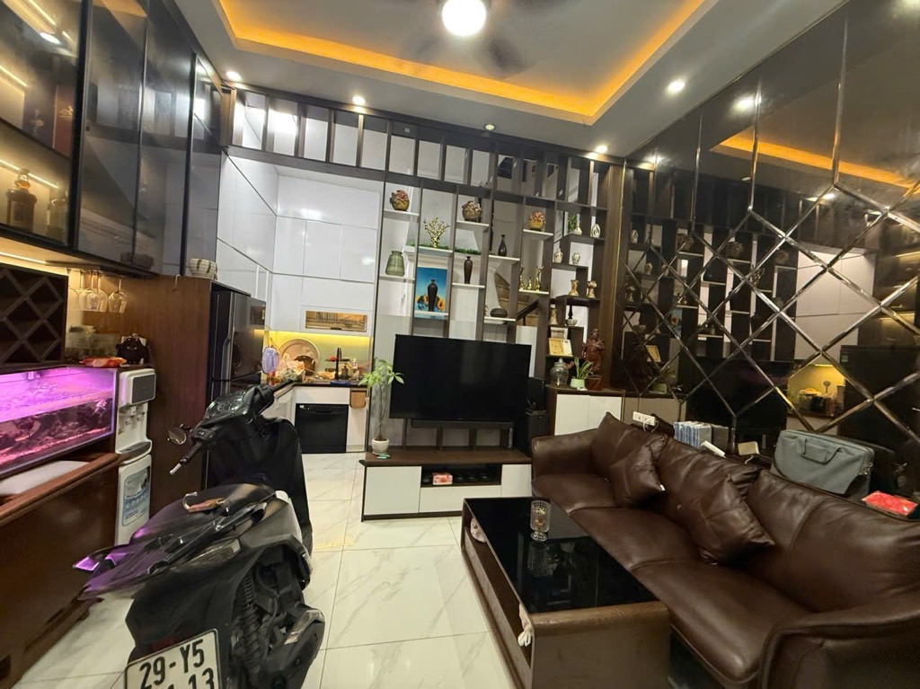 NHÀ ĐẸP THANH XUÂN - NỘI THẤT KỊCH TRẦN - GlÁ CHÀO HẤP DẪN!!!