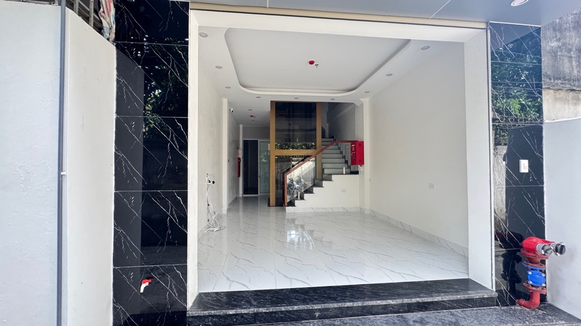 🏡 NHÀ PHÚ LƯƠNG –53m2 × 5 TẦNG- Thang máy- Ô tô gần – 8PKK. Dòng tiền 300triệu/ năm