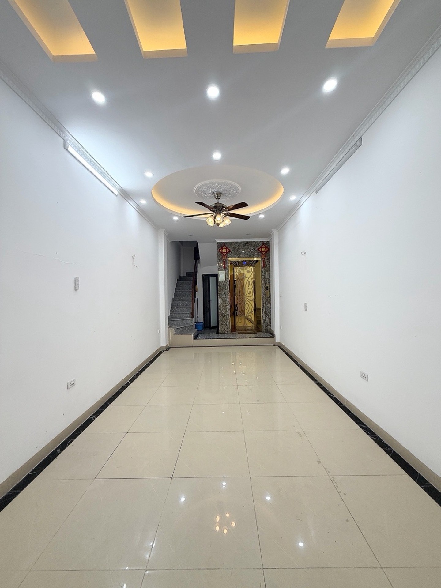 Nhà Phố 6 Tầng Thang Máy Hiện Đại Tại Yên Lạc - Đẳng Cấp Sống Thượng Lưu