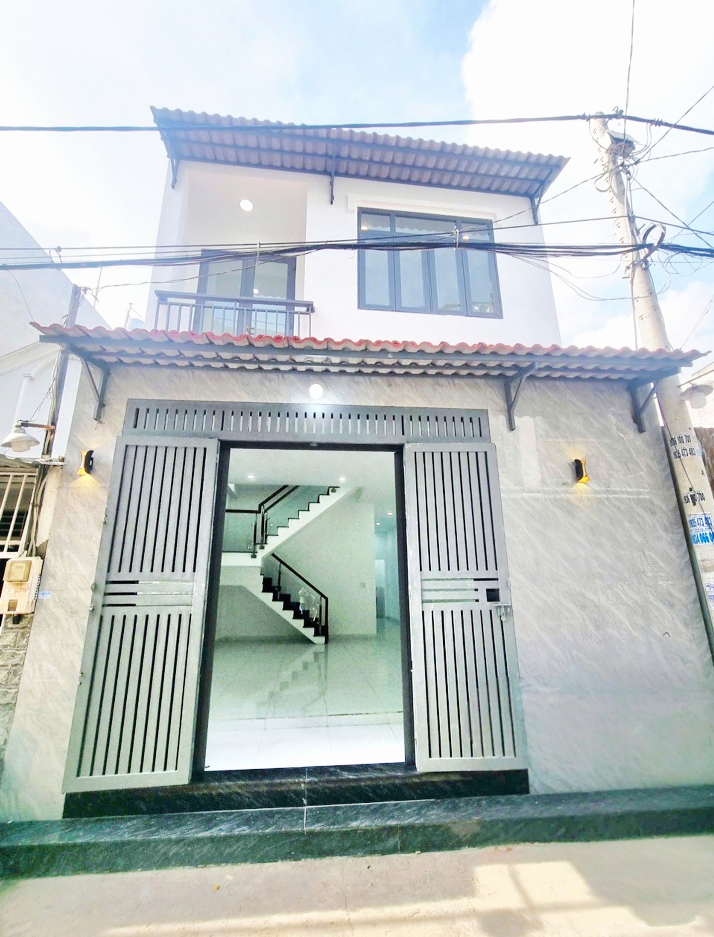 🍍🆘CHỦ CẦN B.ÁN GẤP💰G.ÍA MỚI CHỈ 3TỶ 500TR (TL) 🌹
🏡 NHÀ 2TẦNG_NGANG ĐỈNH HƠN 5M_MỚI ĐẸP KIÊN CỐ