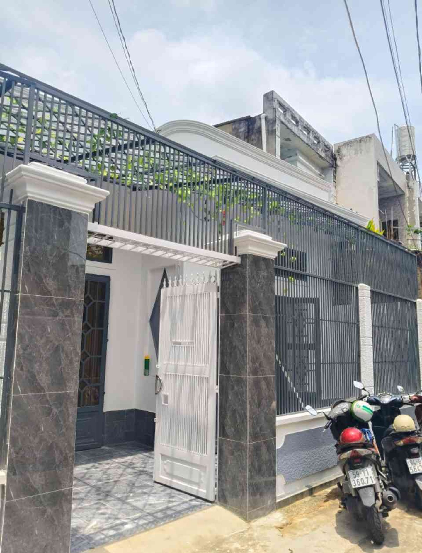 🆘🍍CHỈ 3TỶ 750TR (TL)
🏡NHÀ 8M x 14M_3 PHÒNG NGỦ_TÂN CHÁNH HIỆP 35_5 PHÚT RA TÔ KÝ CÔNG VIÊN PHẦN