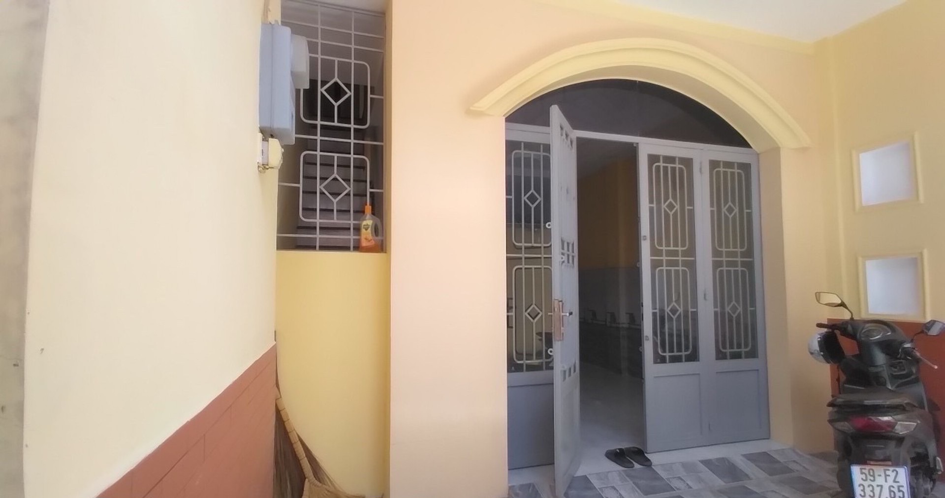 NHÀ NGAY CHỢ 200 - 56M2 - CHỈ 4.54T - NGANG 4M - NỞ HẬU - THU 180TR/NĂM