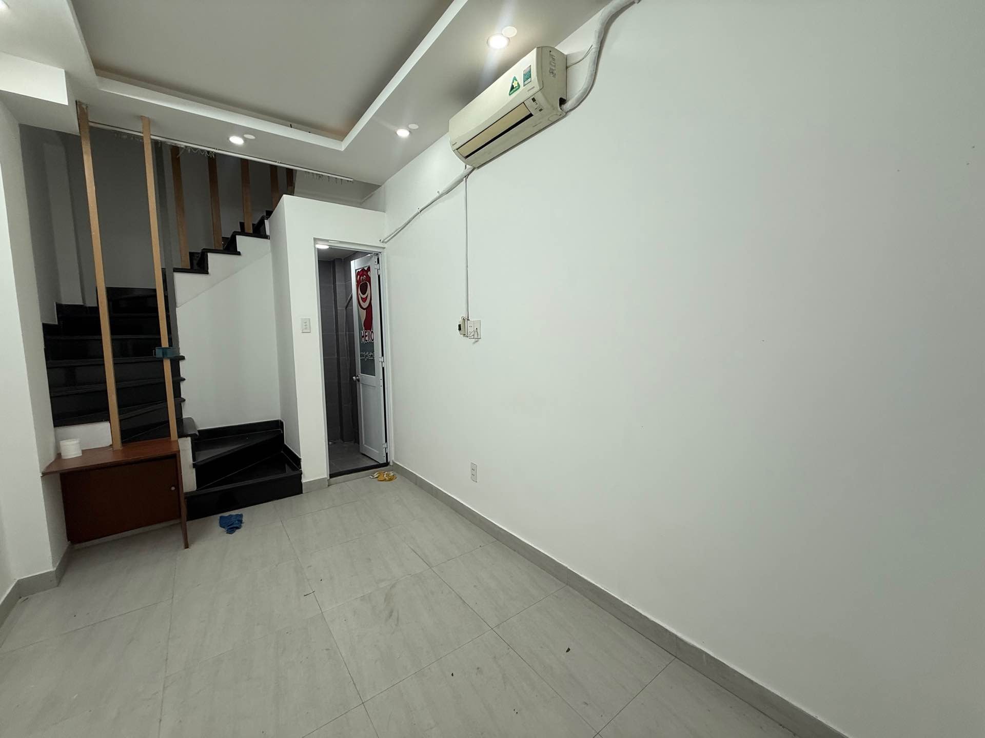 Bán nhà mặt phố Quận 3, 4 tầng, mặt tiền 3m, giá 3,4 tỷ đồng