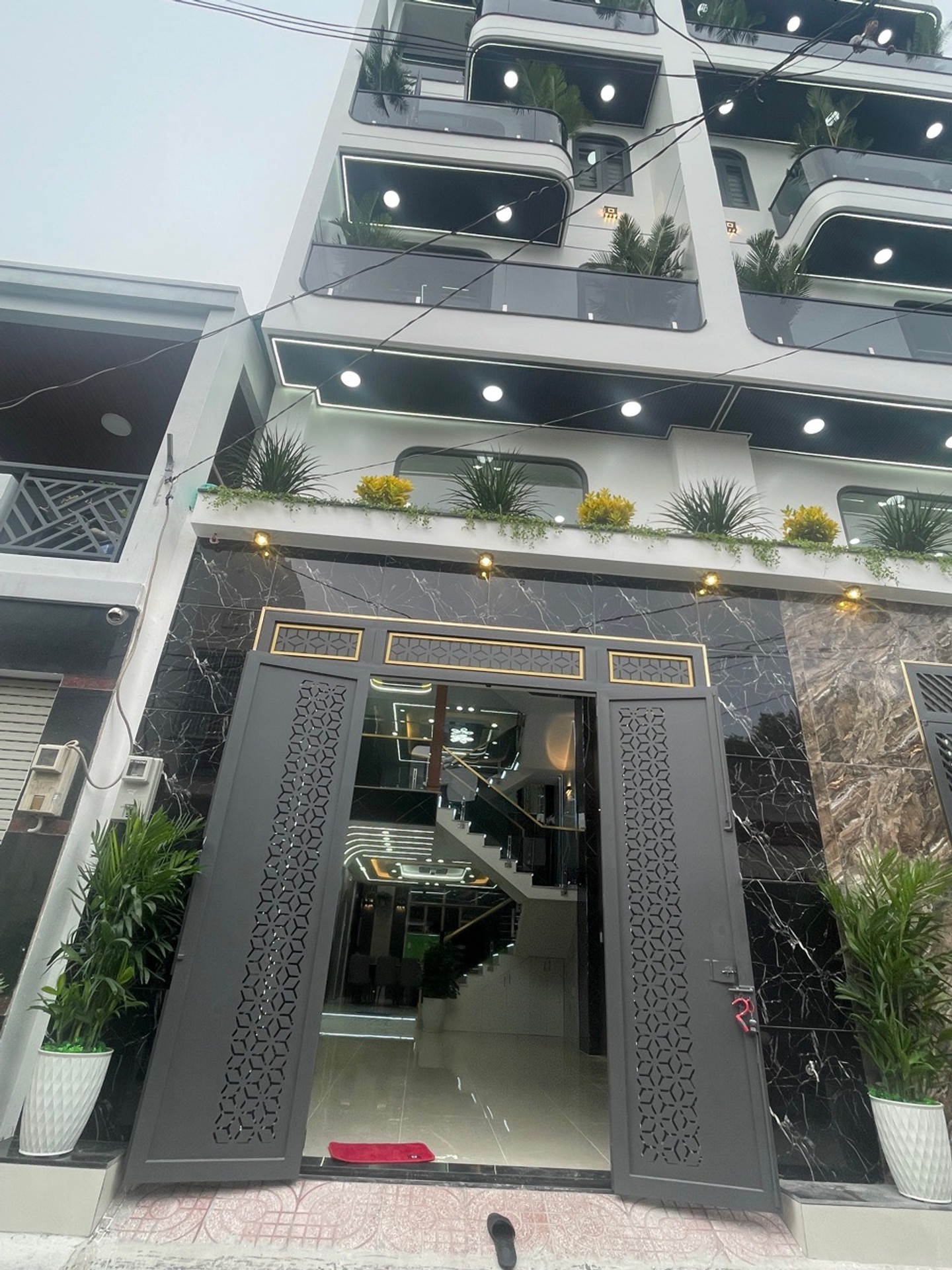 🔥NHỈNH 6 TỶ CHỐT! 🔥
🏡 BÁN NHÀ MỚI TRUNG MỸ TÂY Q12 – FULL NỘI THẤT –GARA Ô TÔ.