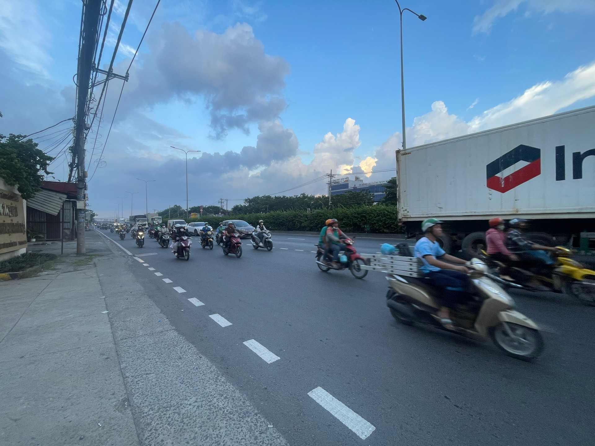 MẶT TIỀN QUỐC LỘ 1A – 700M² – NGANG 14M – CÓ VỈA HÈ – ĐANG CÓ DÒNG TIỀN 30TR/THÁNG – CHỈ 16,2 TỶ 🔥