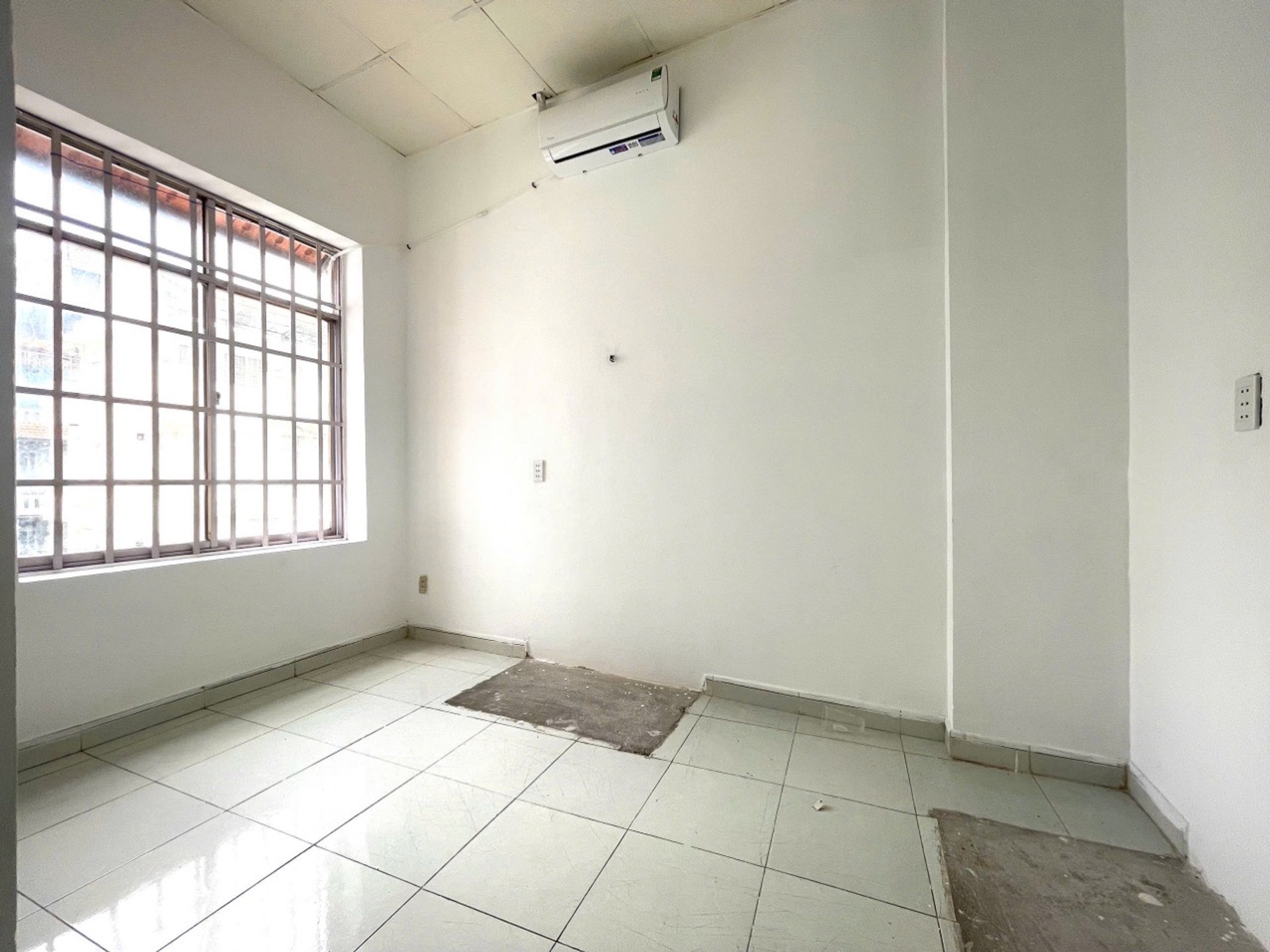 Bán nhà riêng 3 tầng, 7 phòng ngủ tại phường Phú Nhuận, giá 11.5 tỷ