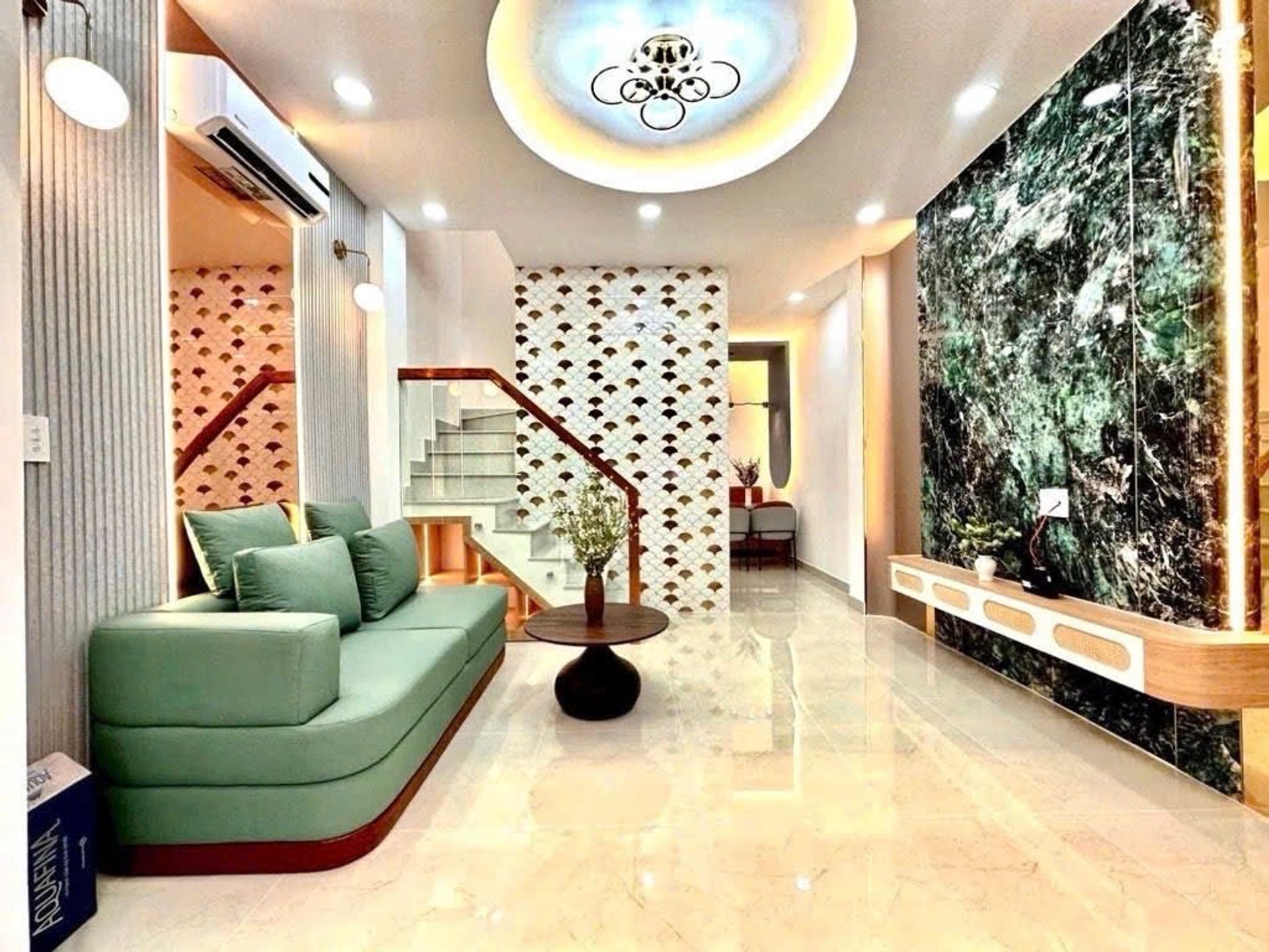 Nhà góc 2 mặt thoáng đẹp mê ly tại Xô Viết Nghệ Tĩnh