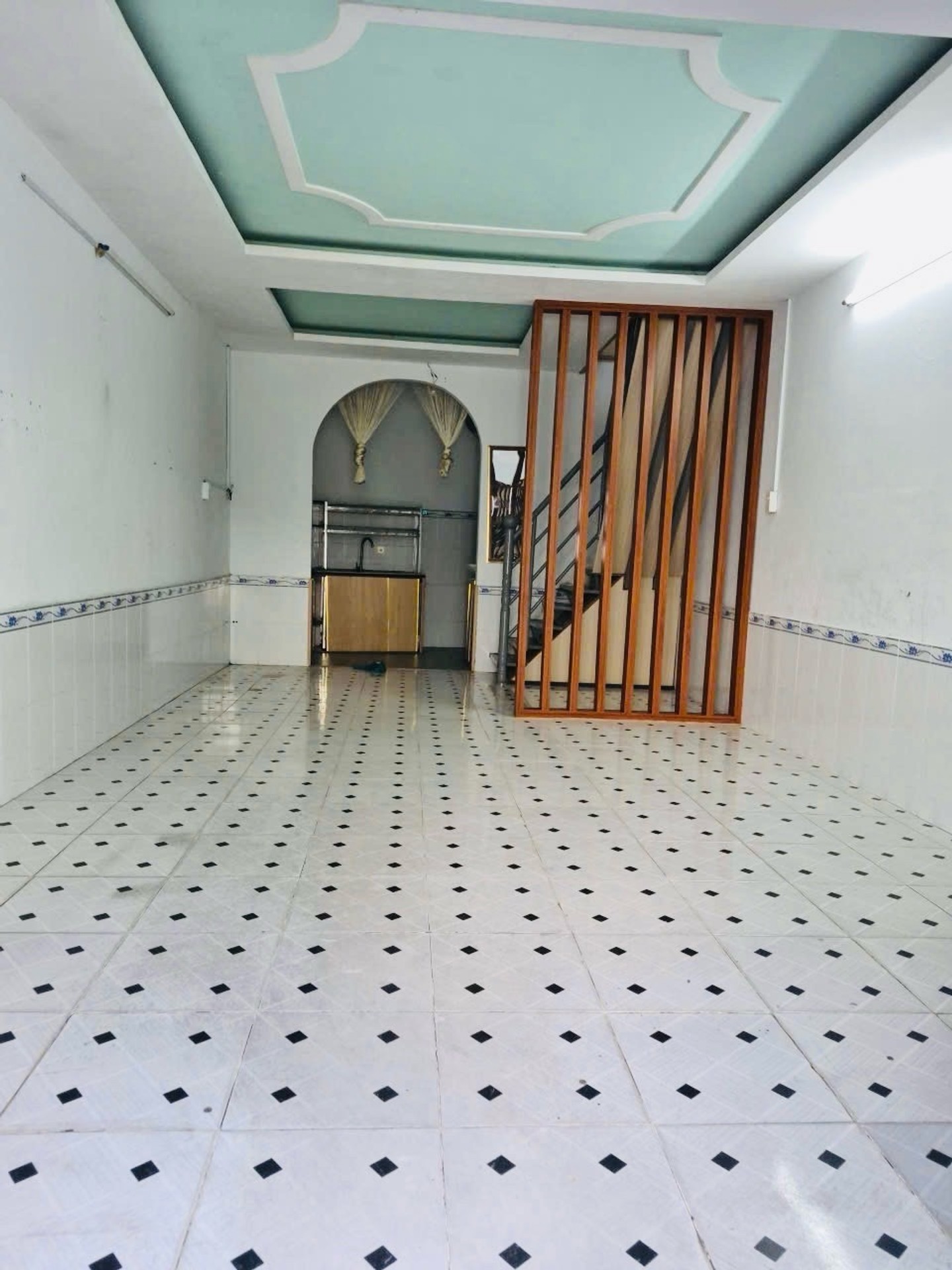 Bán gấp nhà Hóc Môn, đường xe tải, Tân Xuân, Trung Chánh, 2 tầng, 4x10m, nhỉnh 3 đồng.