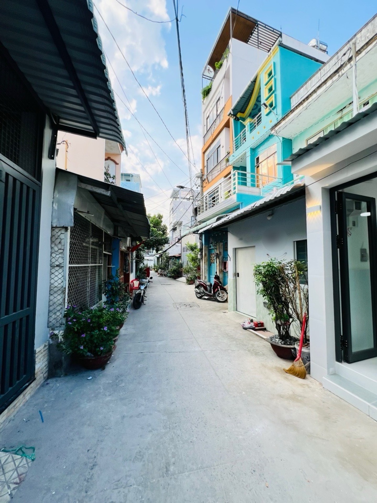 BÁN NHÀ HẺM XE HƠI 5M p.Phú Định – 32M2 – 3PN (CÓ PHÒNG TRỆT) – SỔ RIÊNG – 2.95 TỶ
Linh0784140402