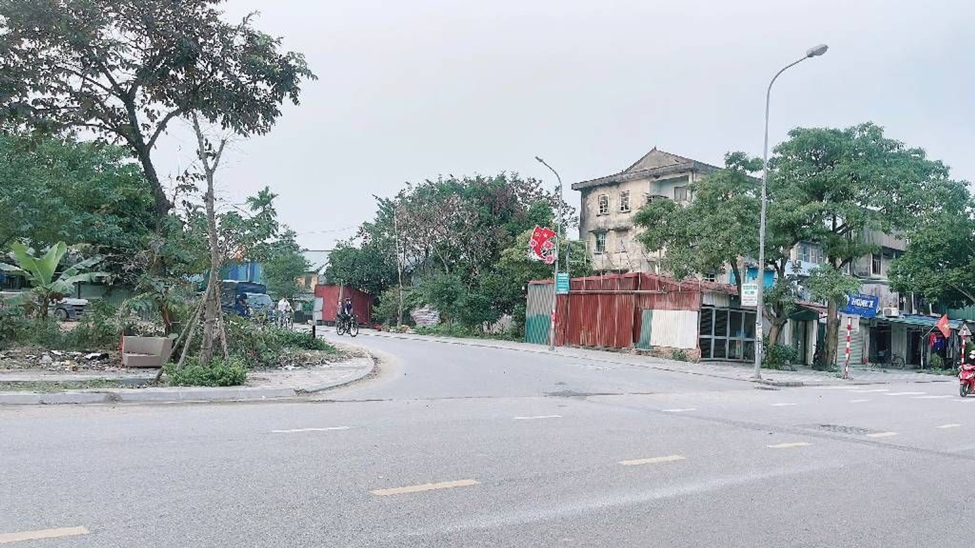 Cơ hội hiếm có sở hữu nhà 2 tầng mặt tiền rộng tại Kính Nỗ với giá tốt